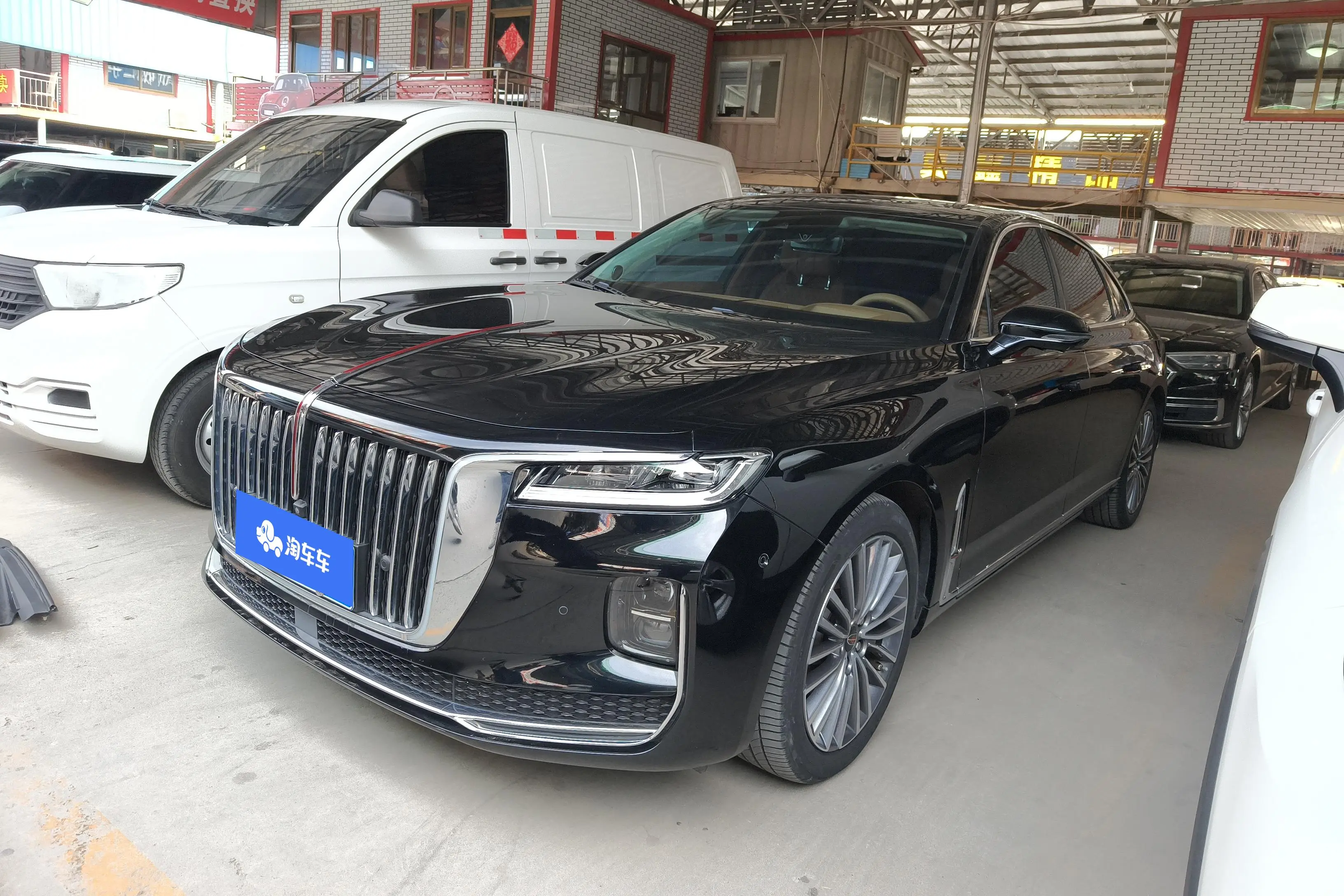 Hongqi H9  из Китая