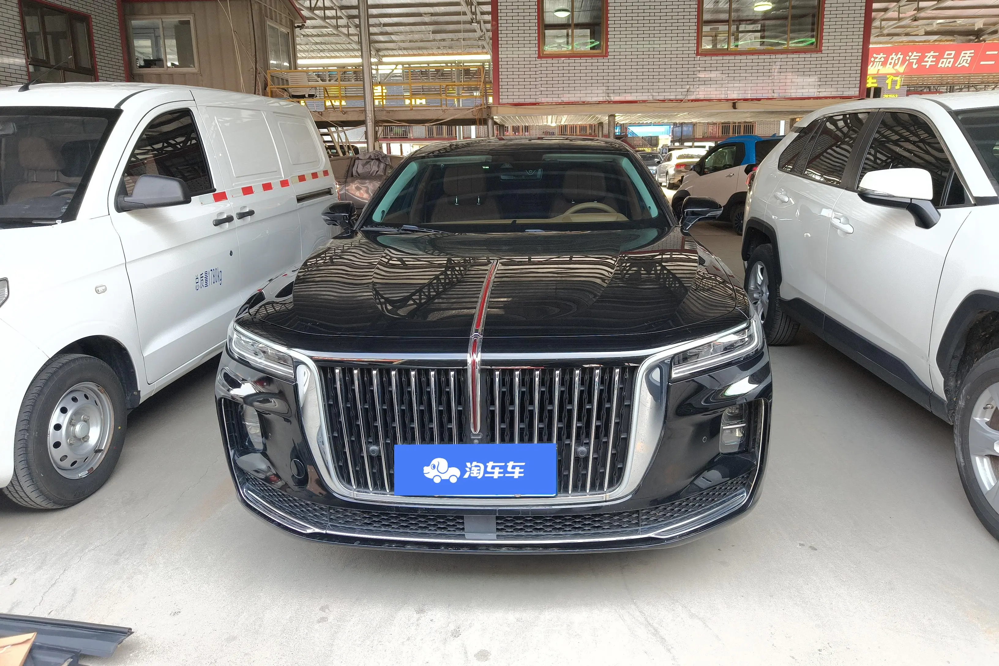 Hongqi H9  из Китая