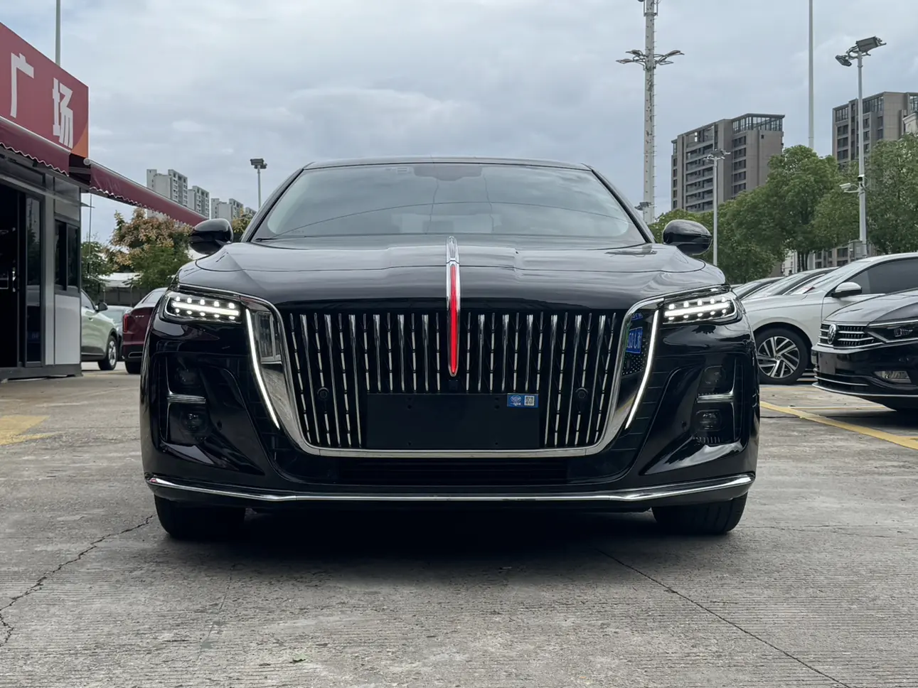 Hongqi H5  из Китая