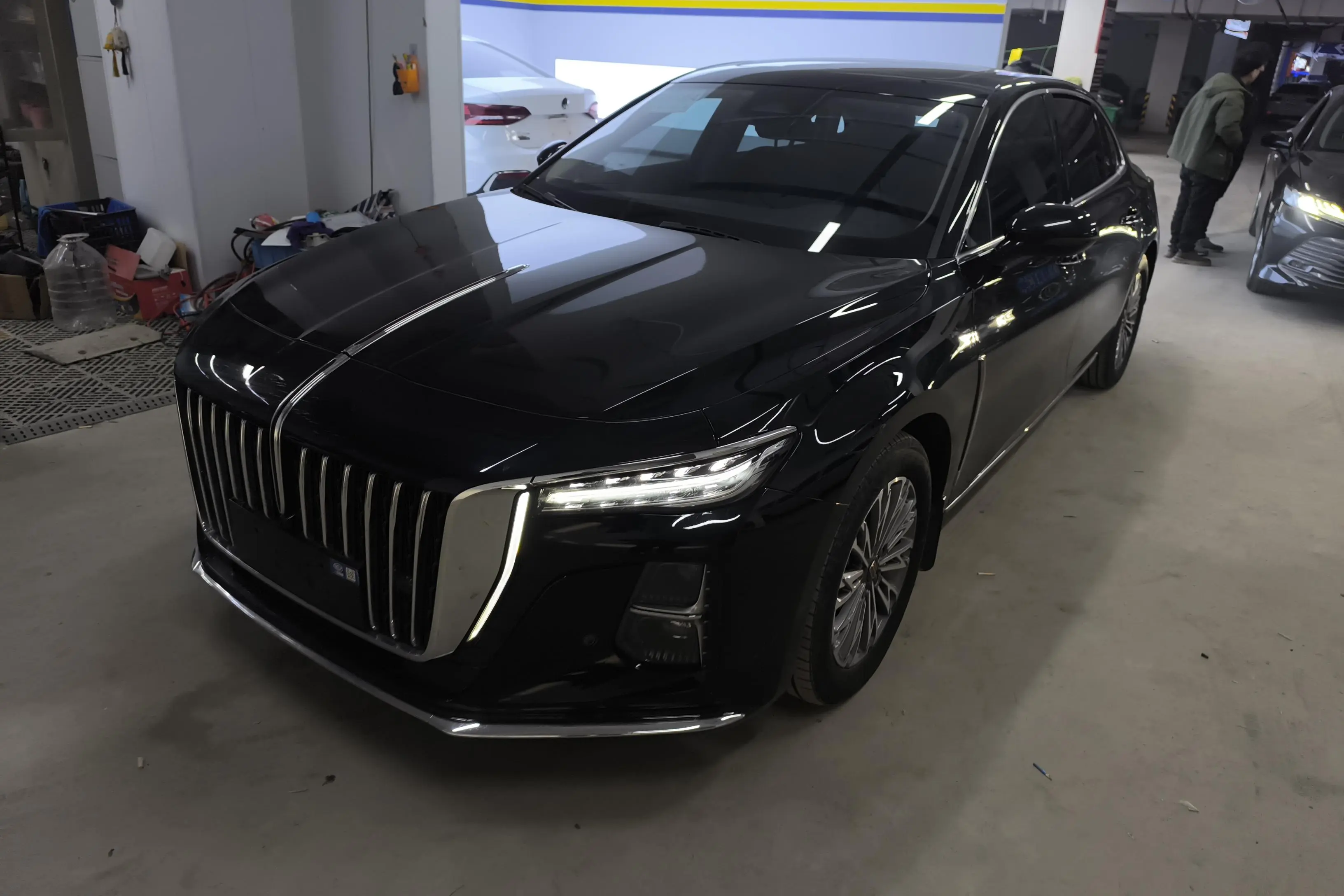 Hongqi H5  из Китая