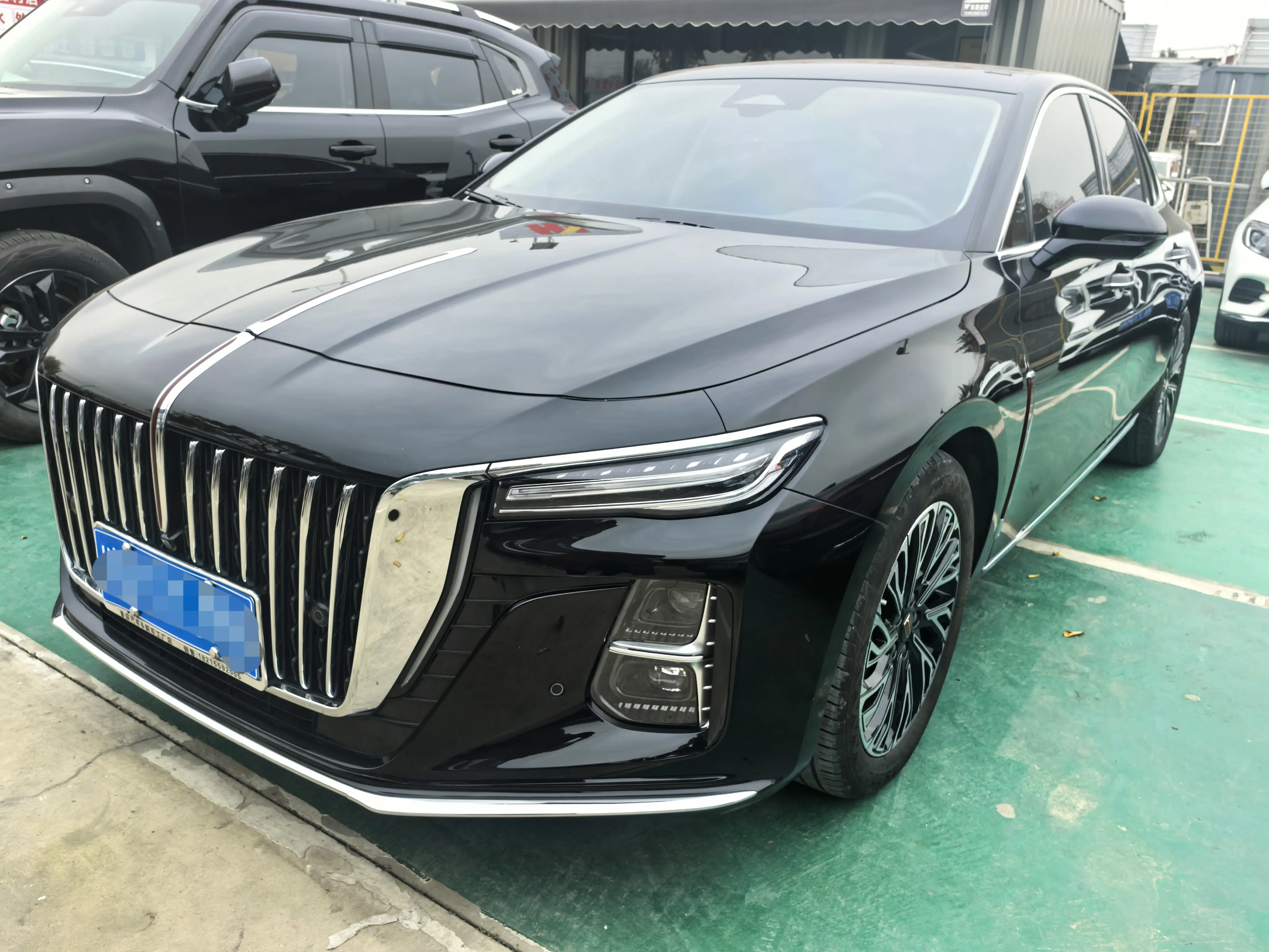 Hongqi H5  из Китая