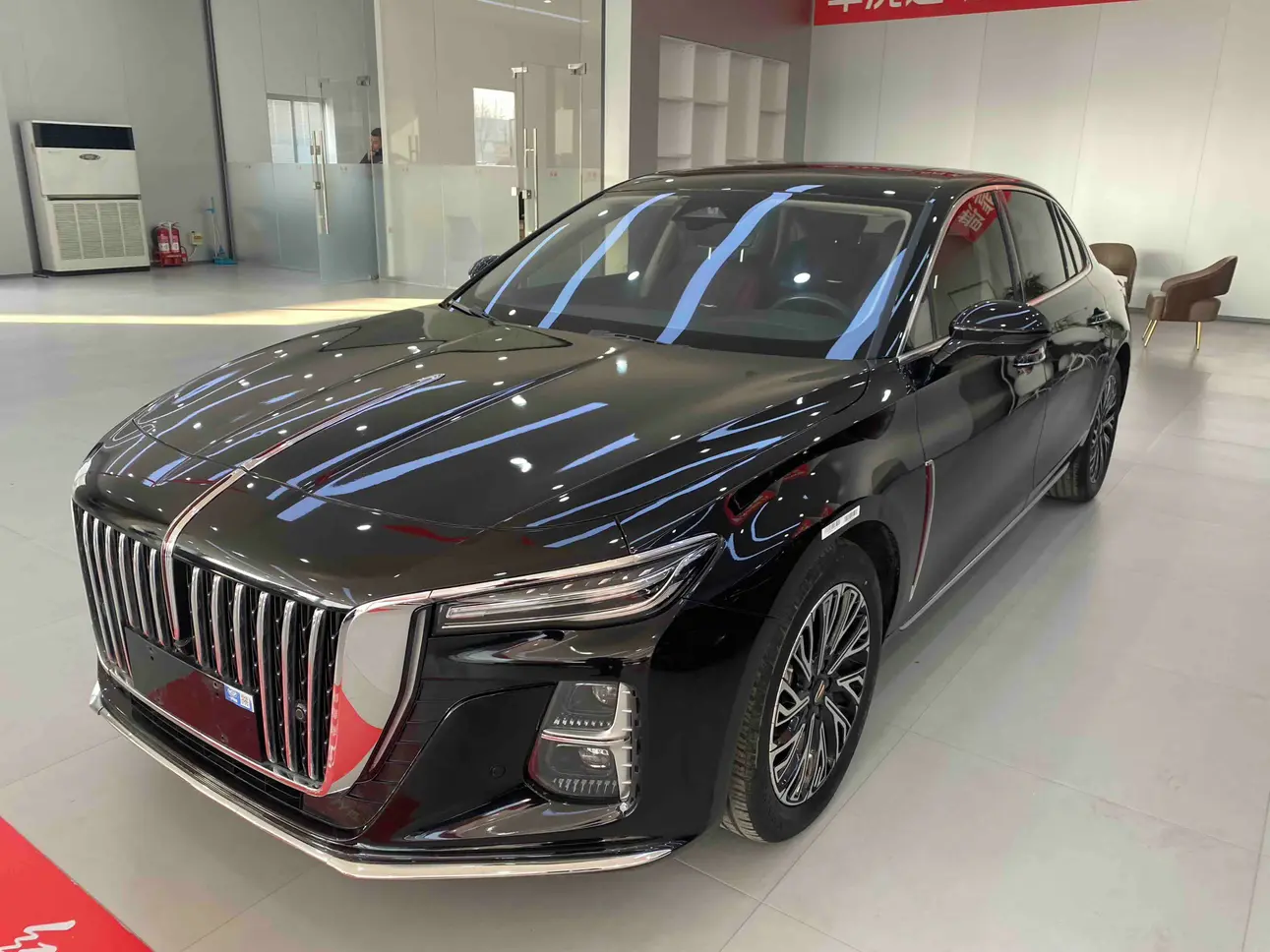 Hongqi H5  из Китая