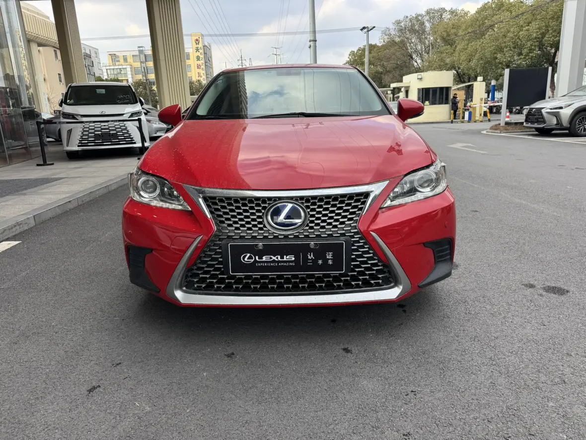 Lexus CT  из Китая