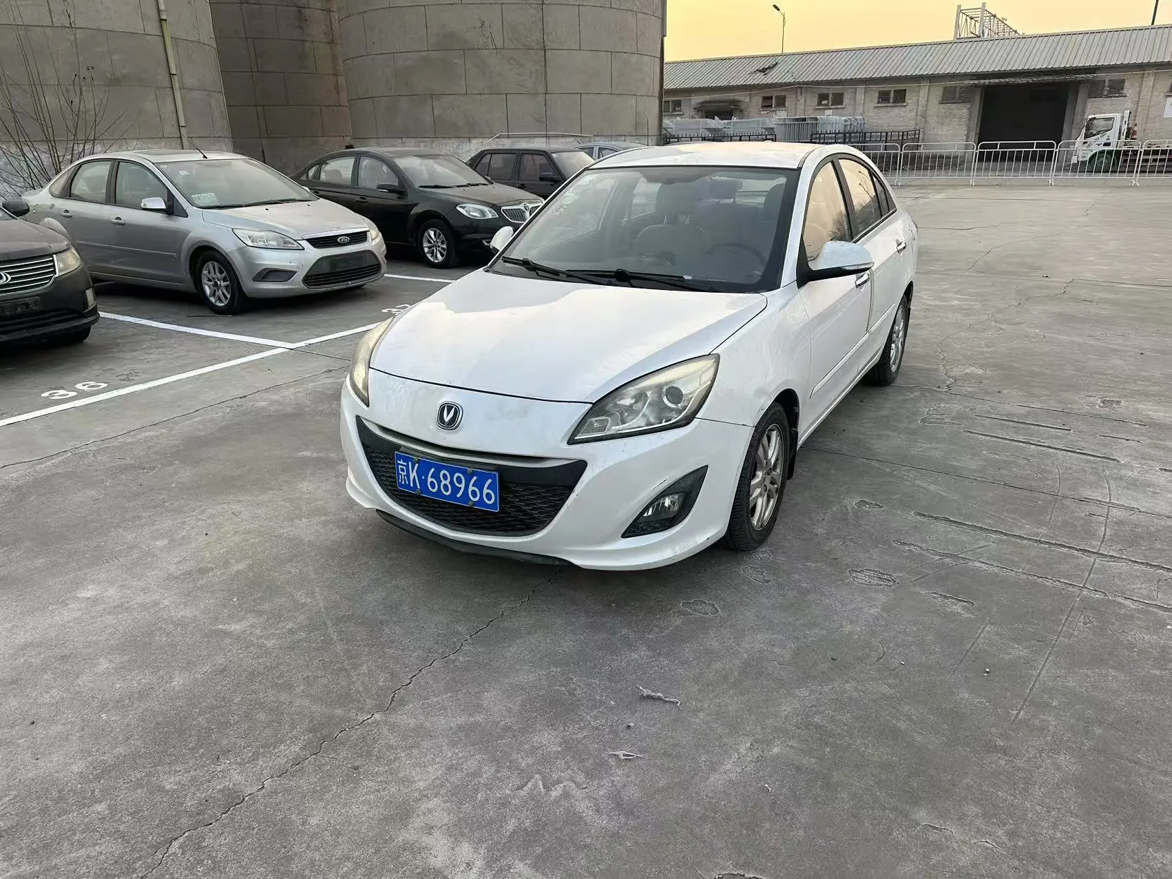 Changan Yuexiang V5  из Китая