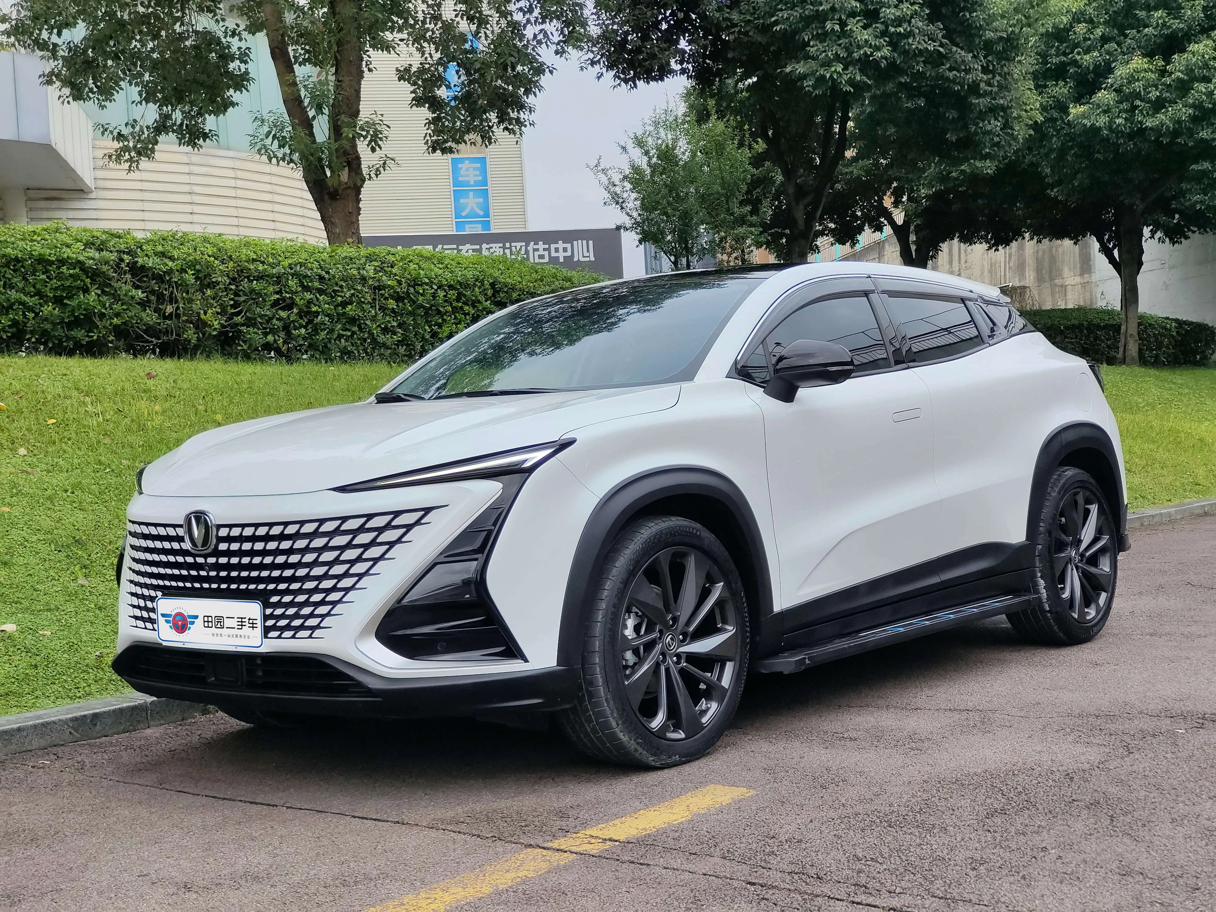 Changan UNI-T  из Китая