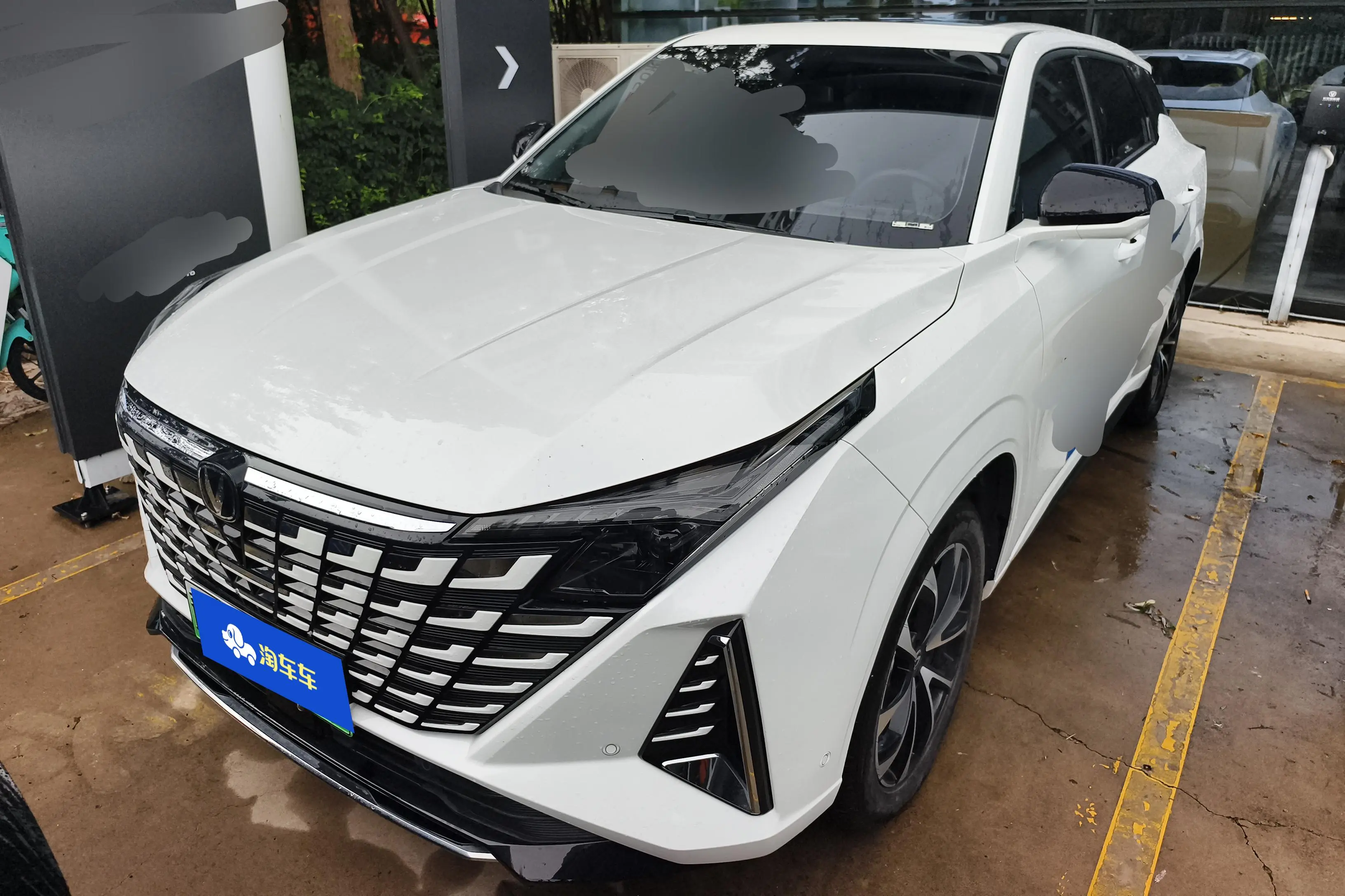 Changan UNI-Z PHEV  из Китая