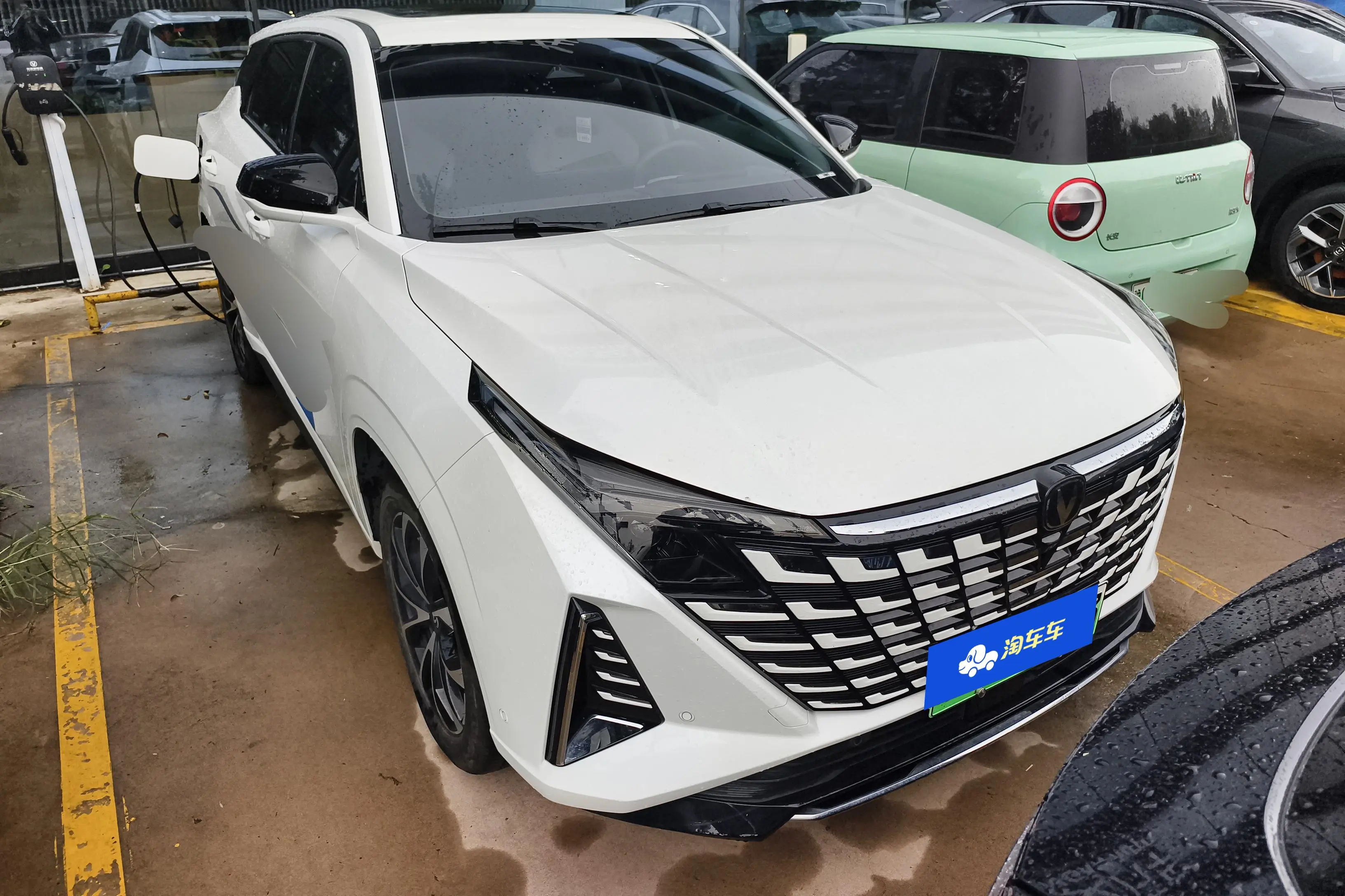 Changan UNI-Z PHEV  из Китая