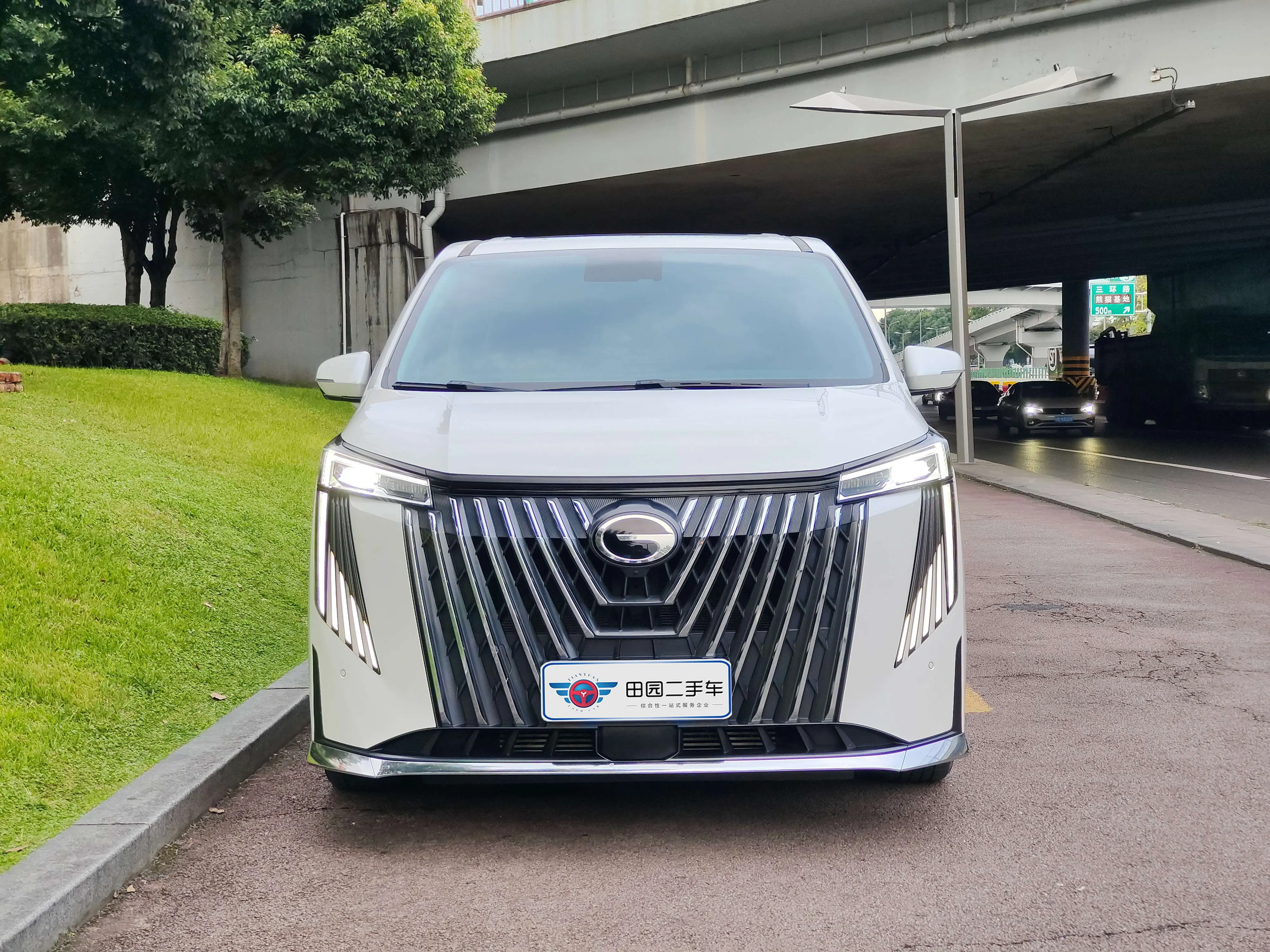 GAC Trumpchi M8  из Китая