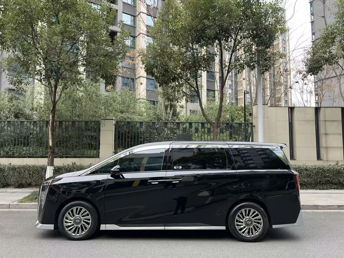 GAC Trumpchi M8  из Китая