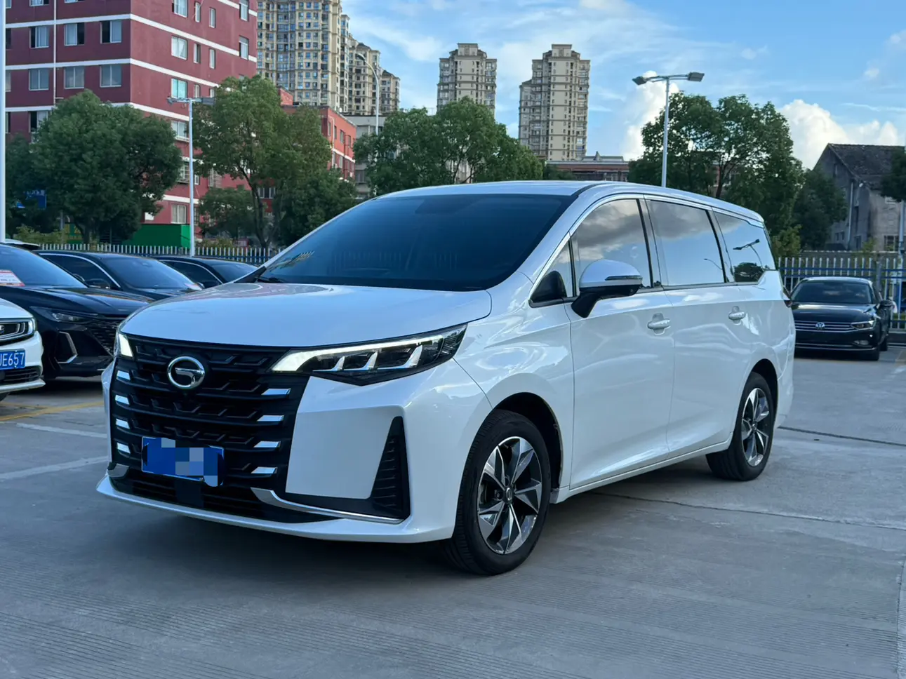 GAC Trumpchi M6  из Китая