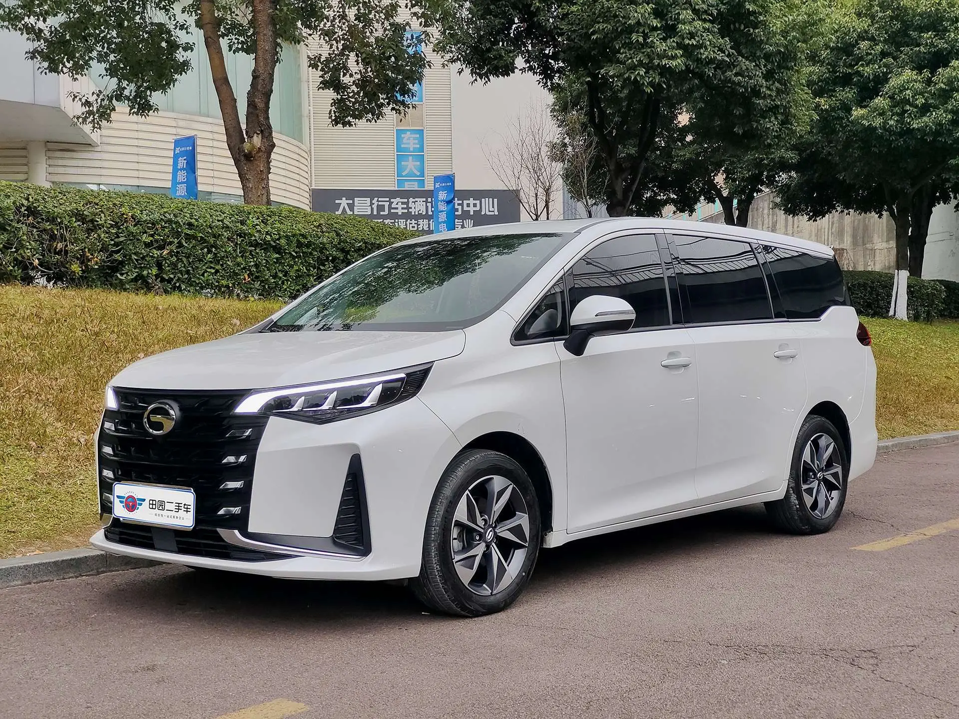 GAC Trumpchi M6  из Китая