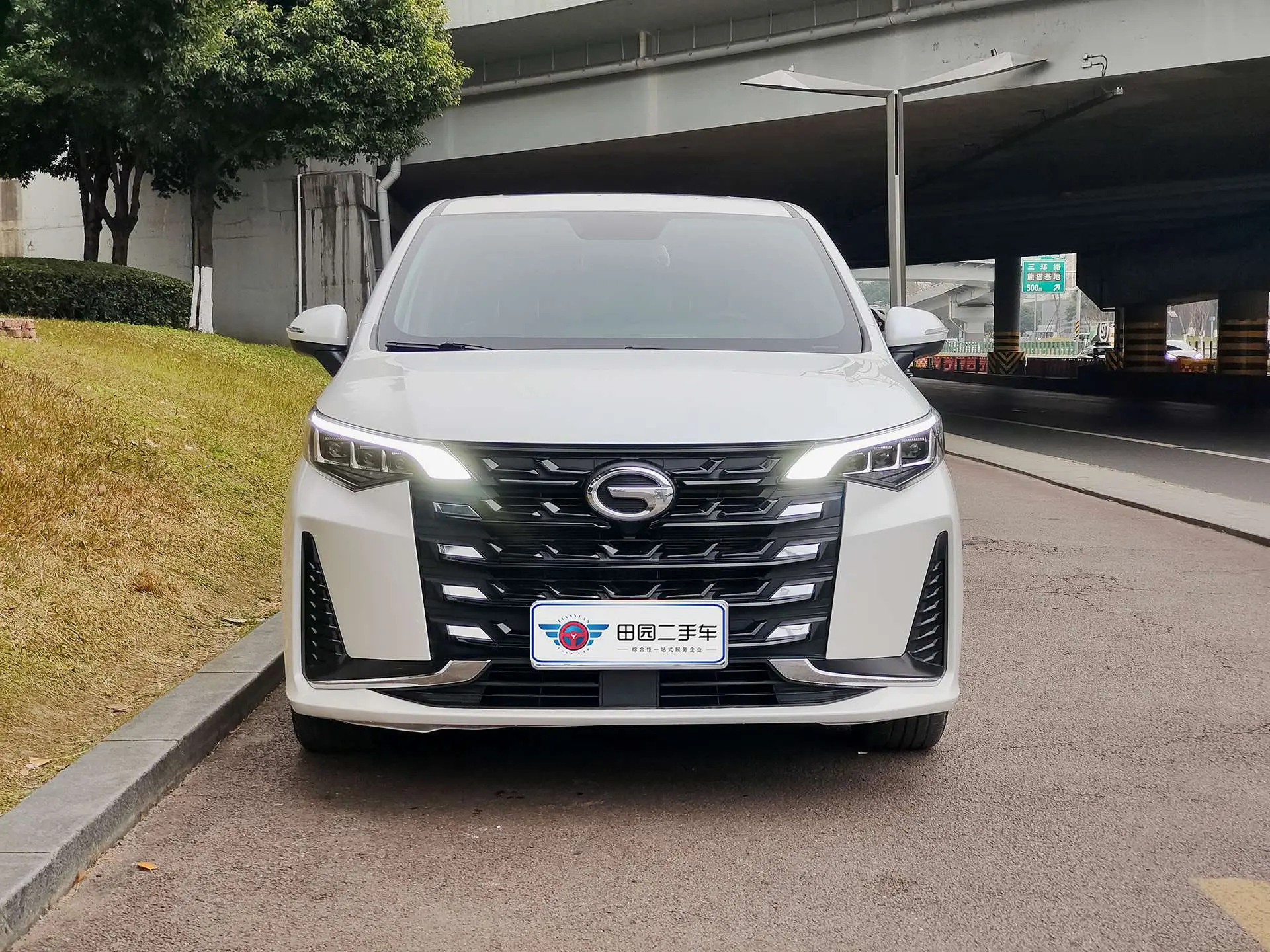 GAC Trumpchi M6  из Китая