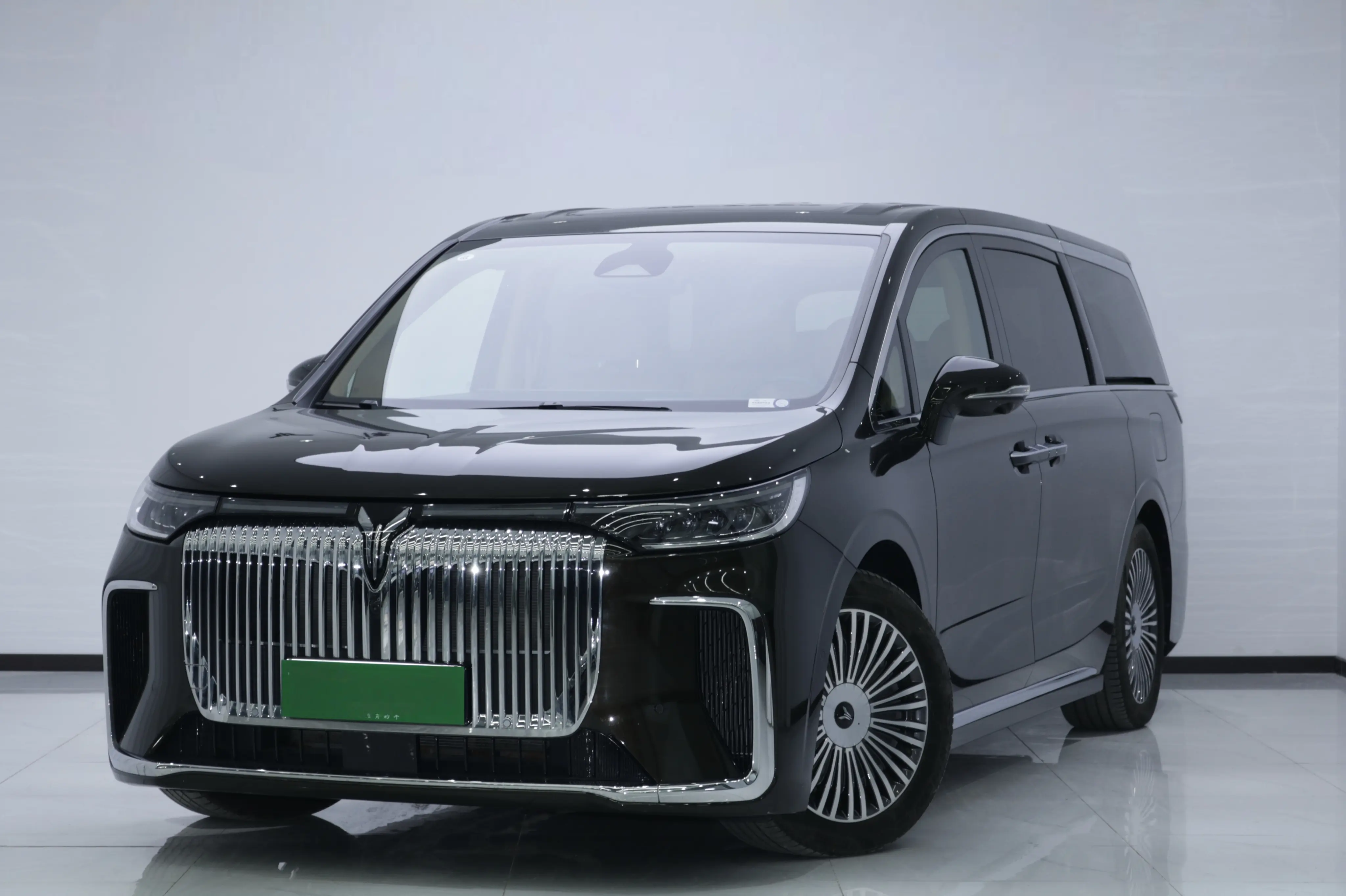 Voyah Lantu Dreamer PHEV  из Китая