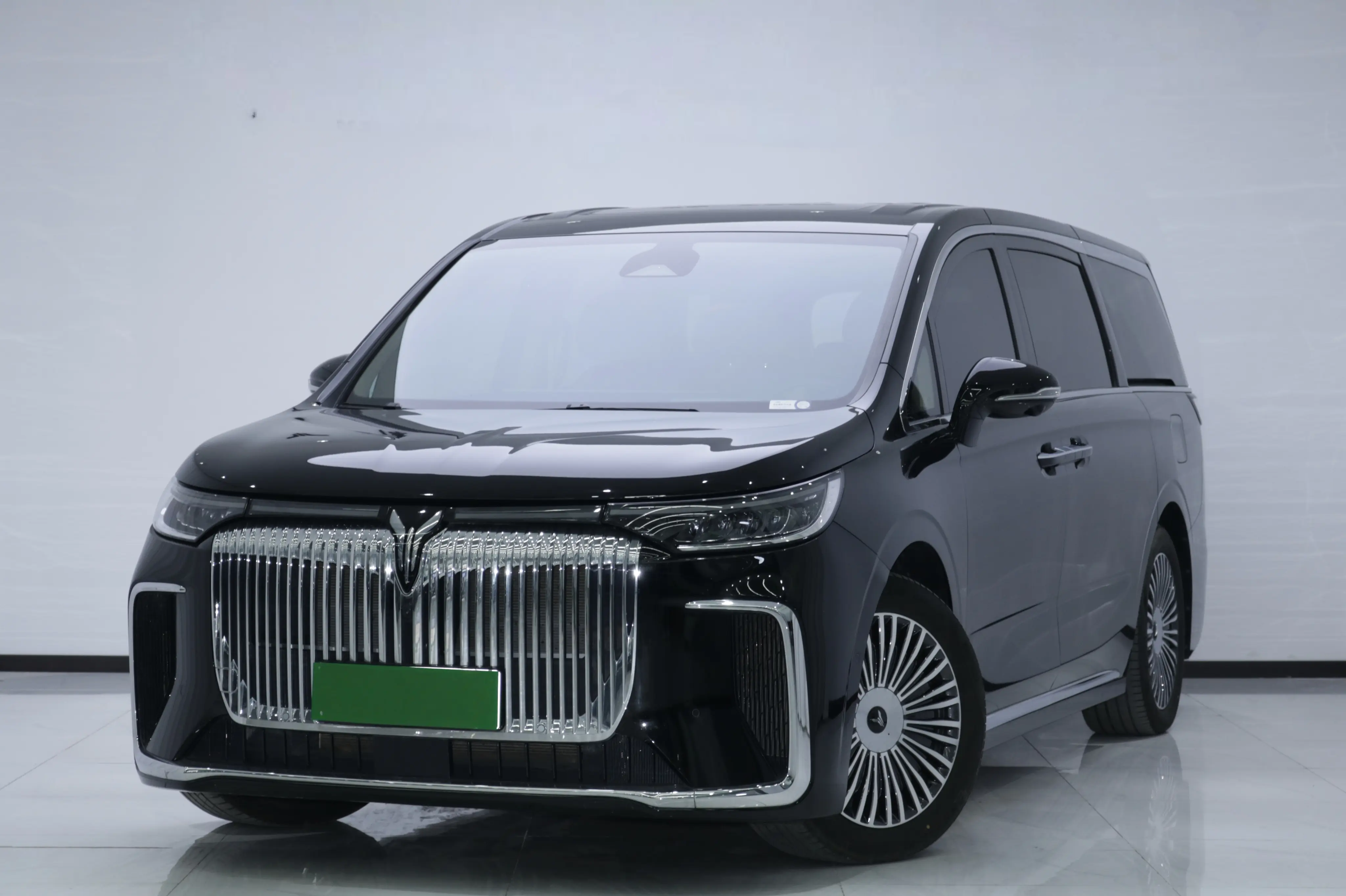 Voyah Lantu Dreamer PHEV  из Китая