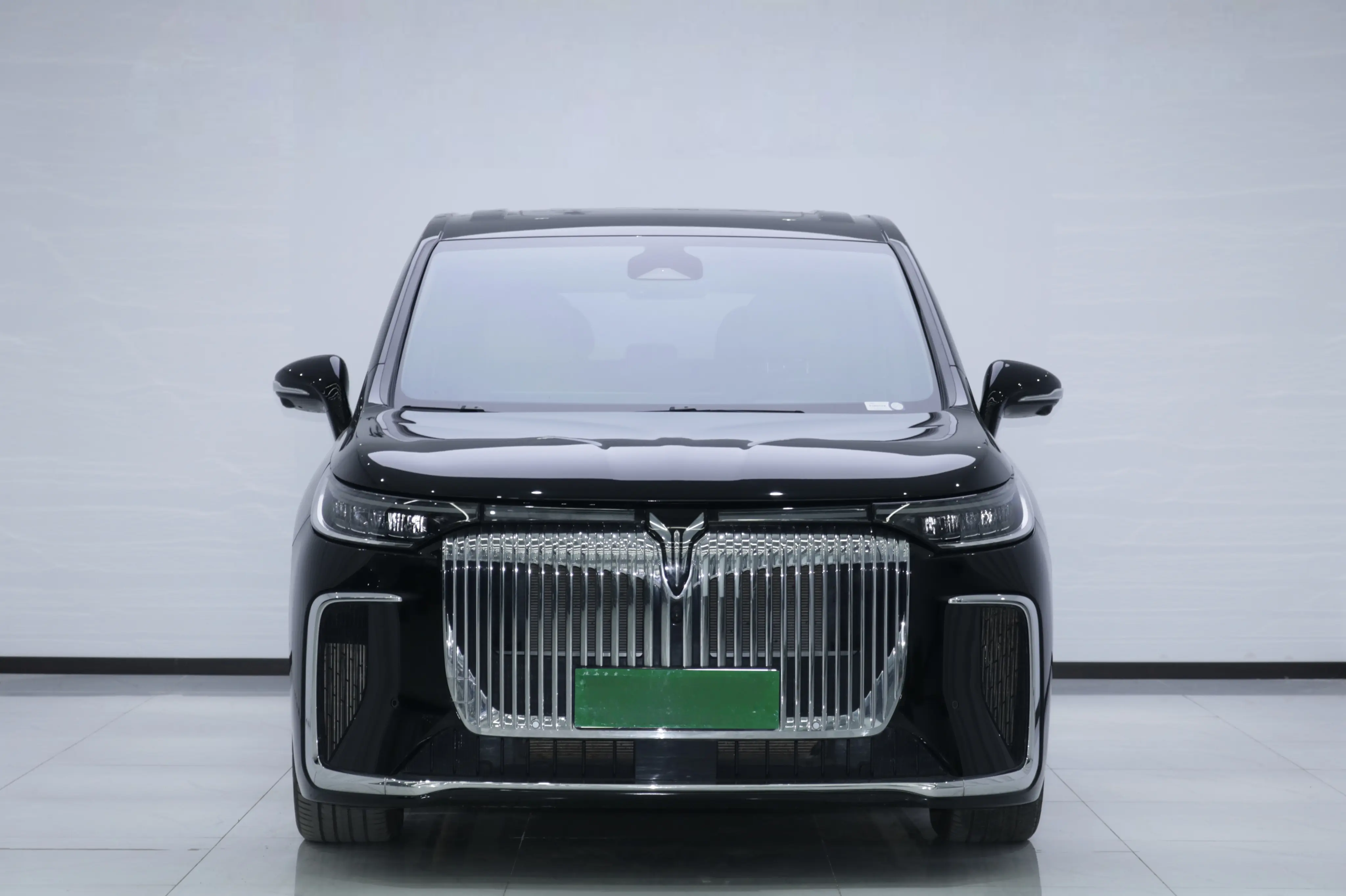 Voyah Lantu Dreamer PHEV  из Китая