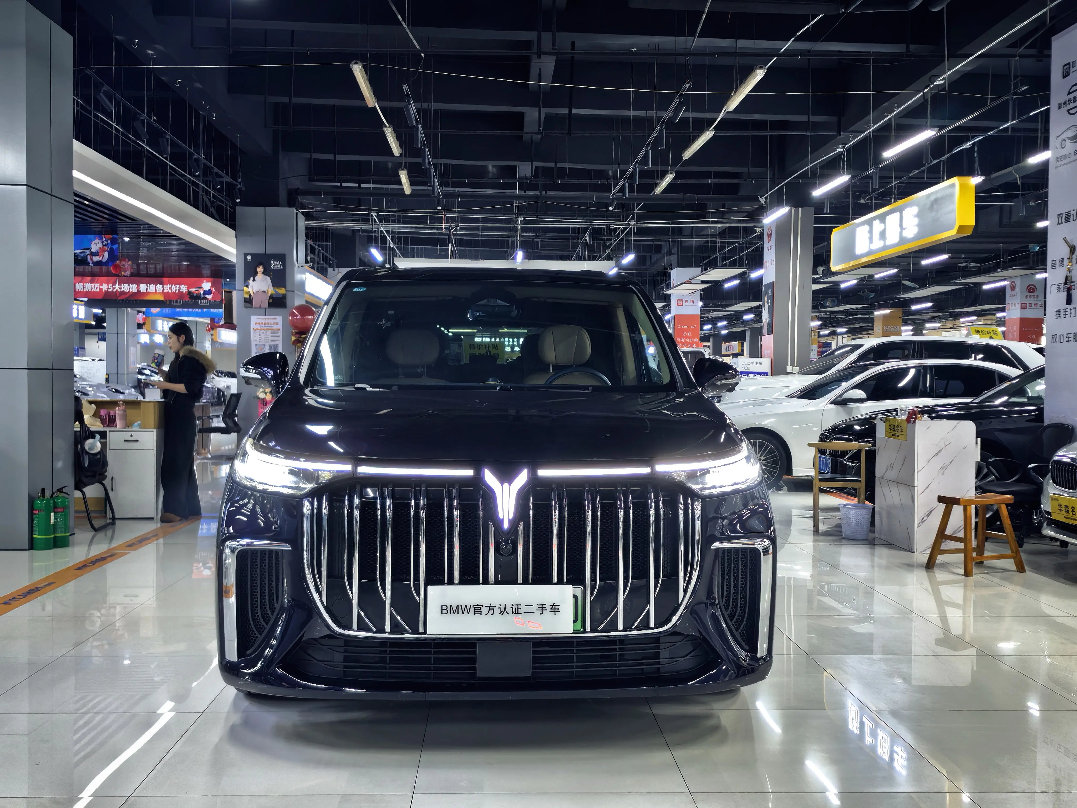 Voyah Lantu Dreamer PHEV  из Китая