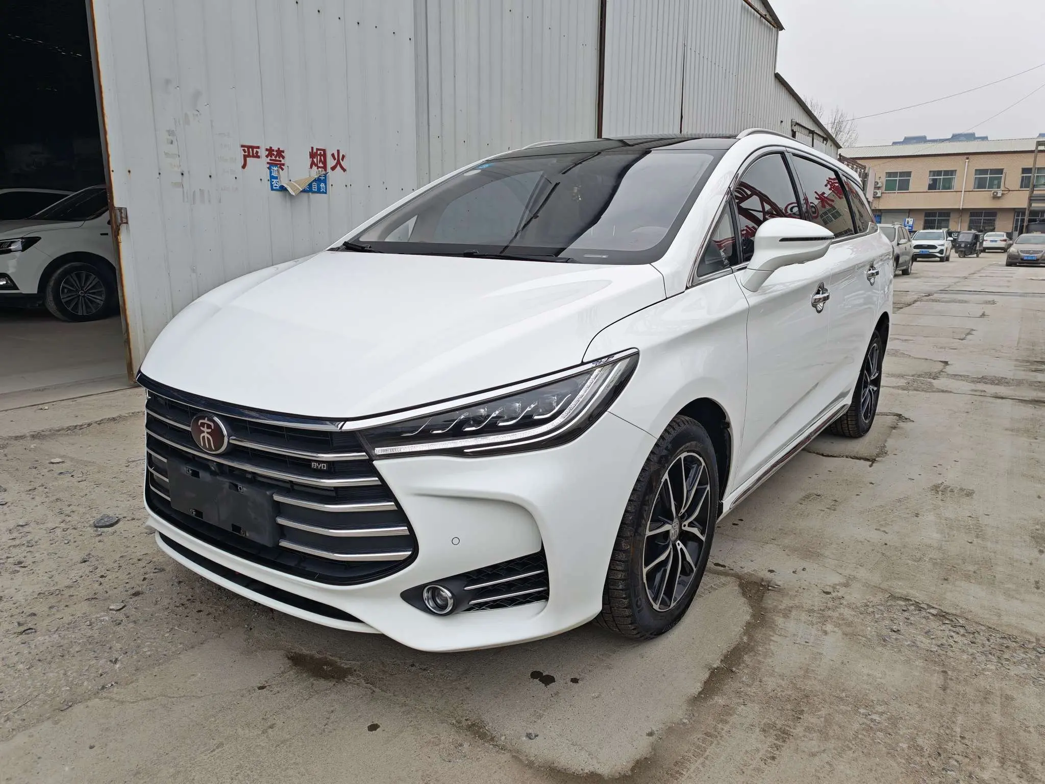 BYD Song MAX  из Китая