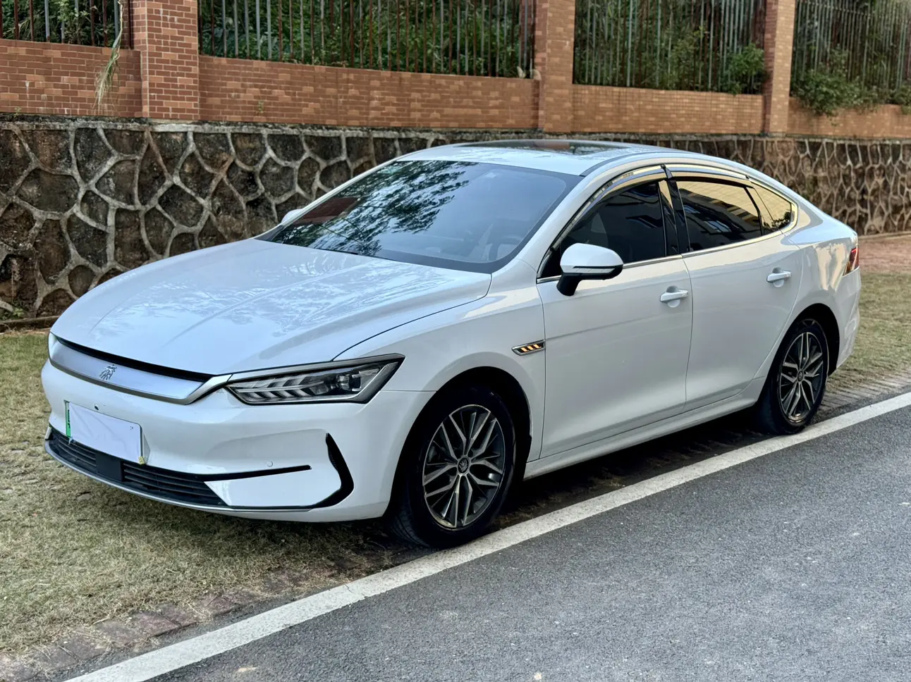 BYD Qin PLUS EV  из Китая