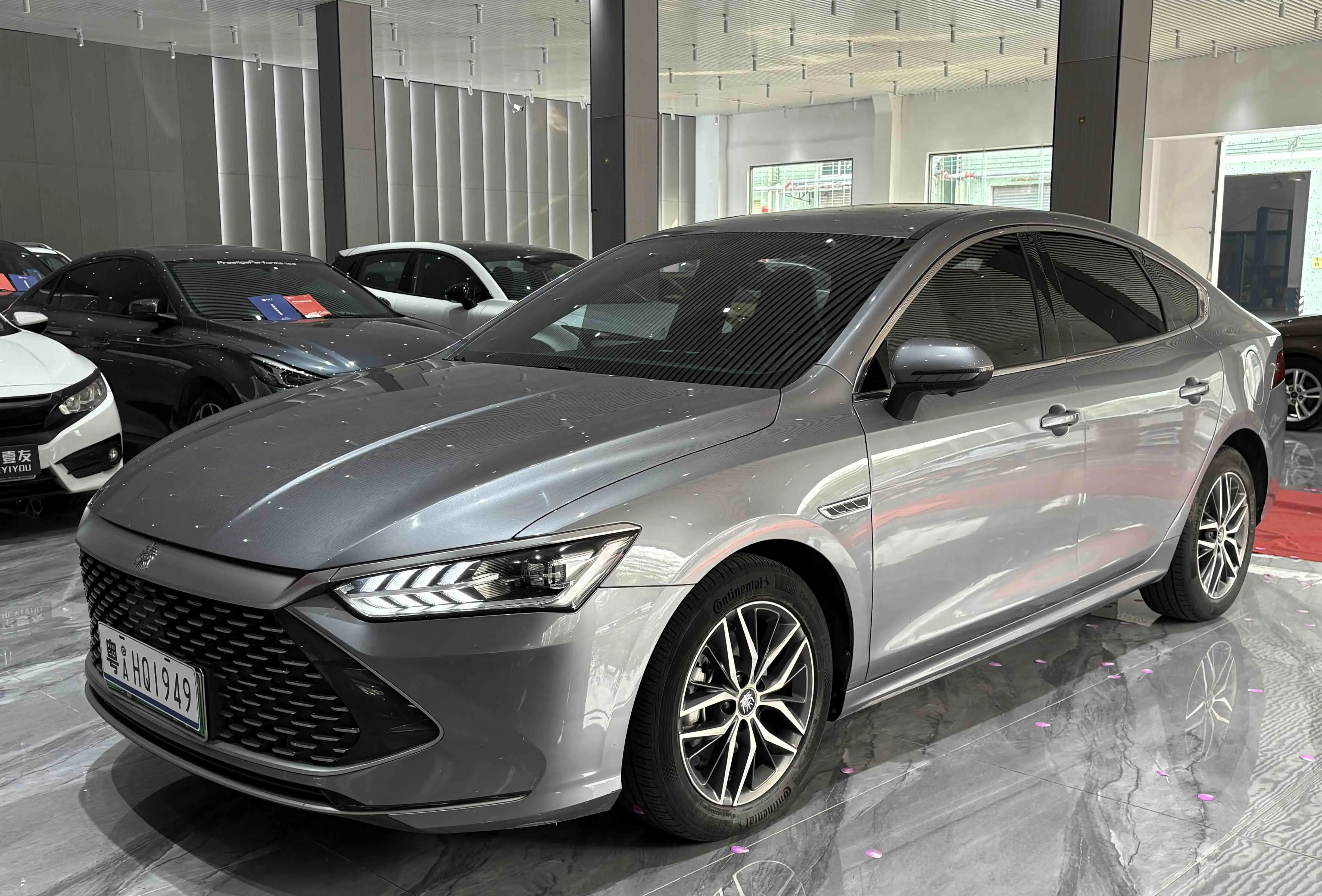 BYD Qin PLUS DM  из Китая