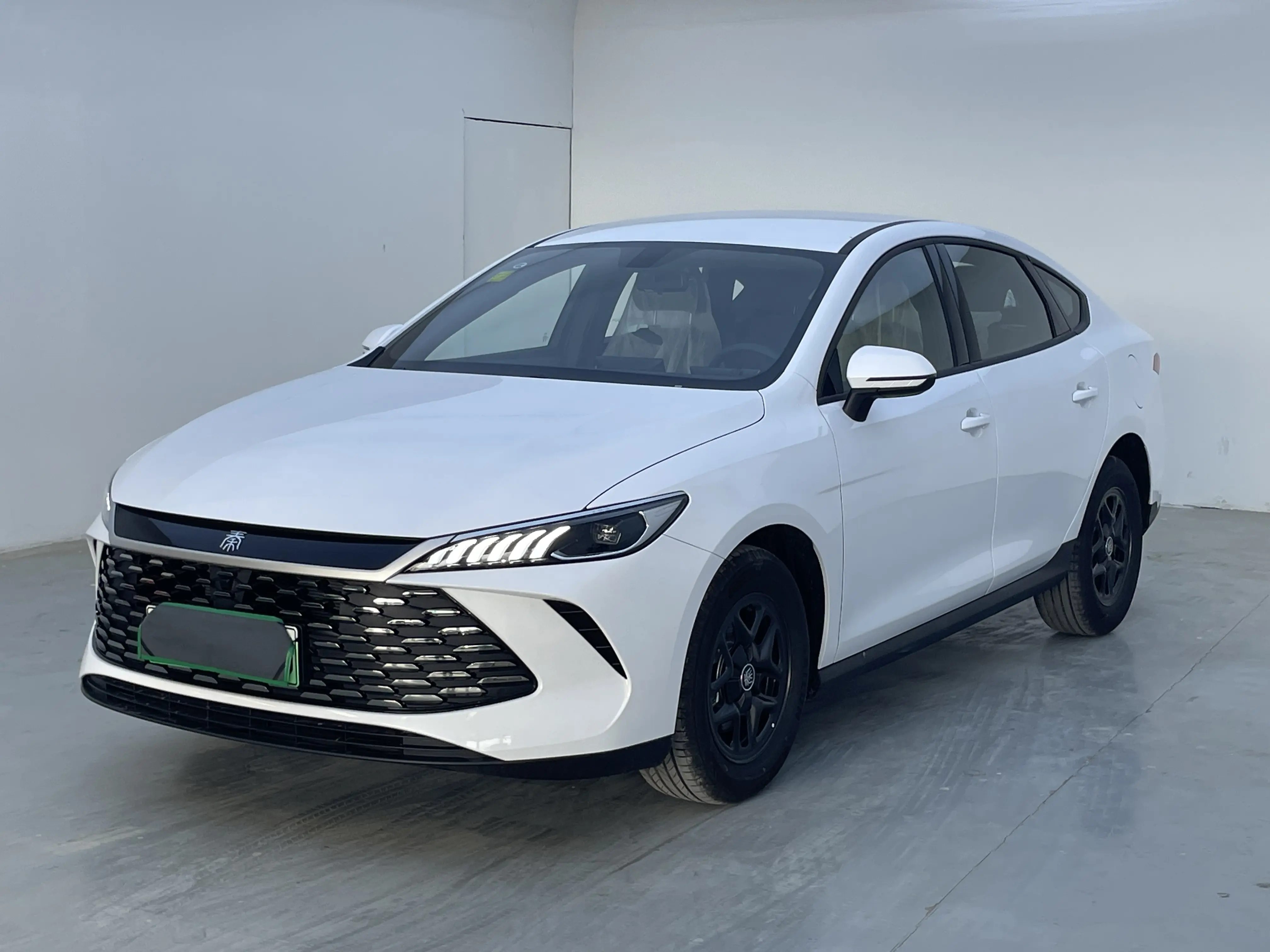 BYD Qin PLUS DM  из Китая