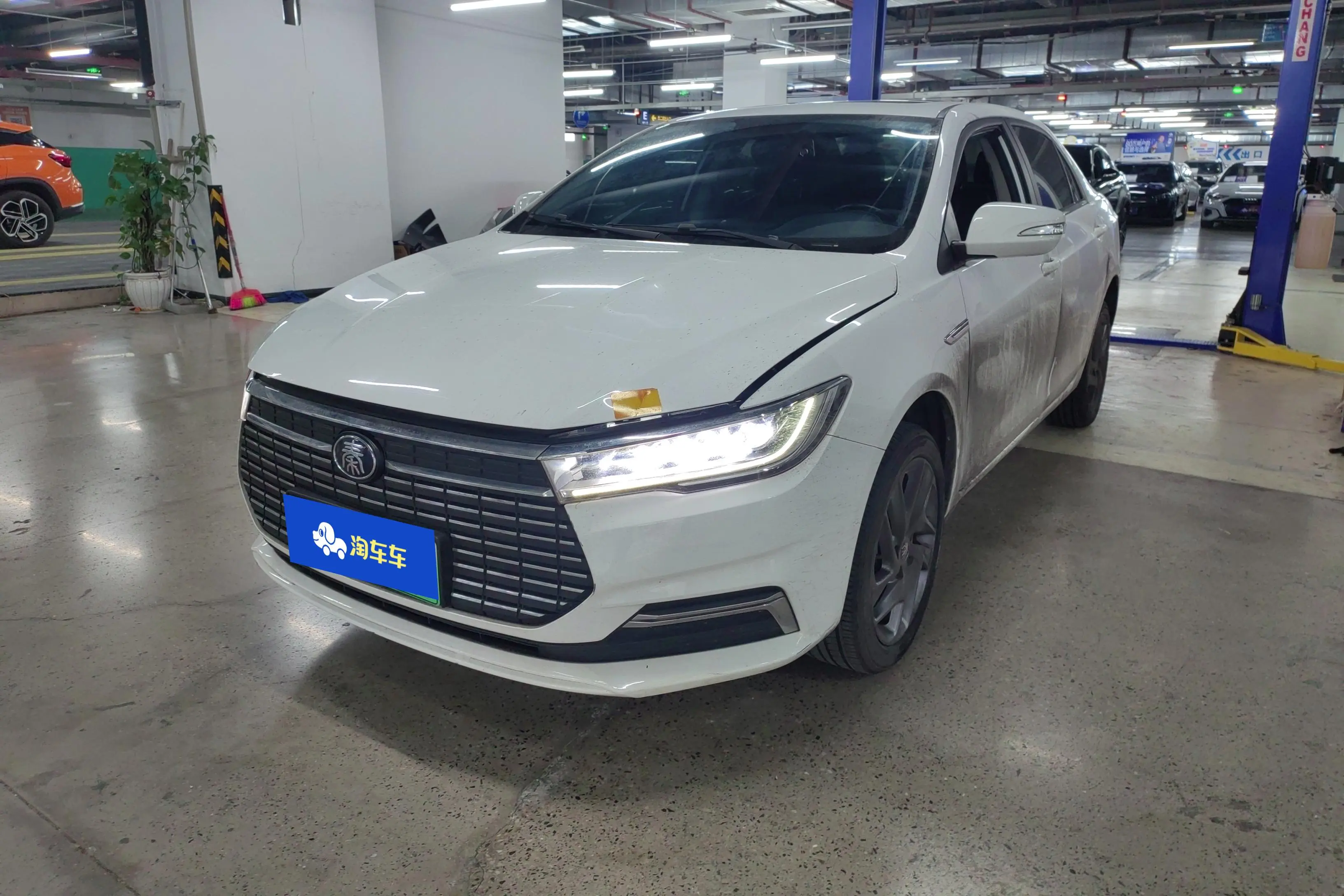 BYD QinEV  из Китая
