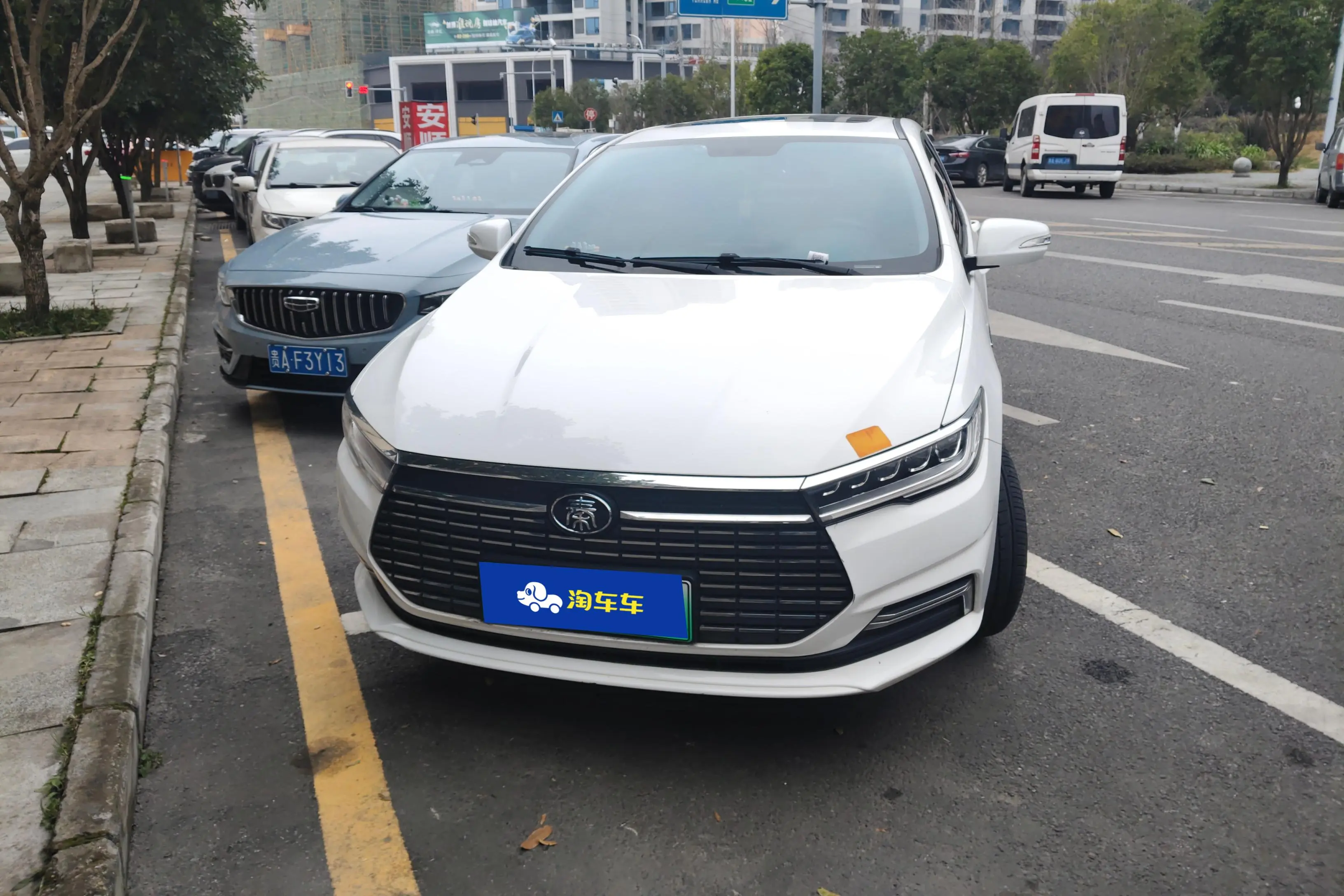 BYD QinEV  из Китая
