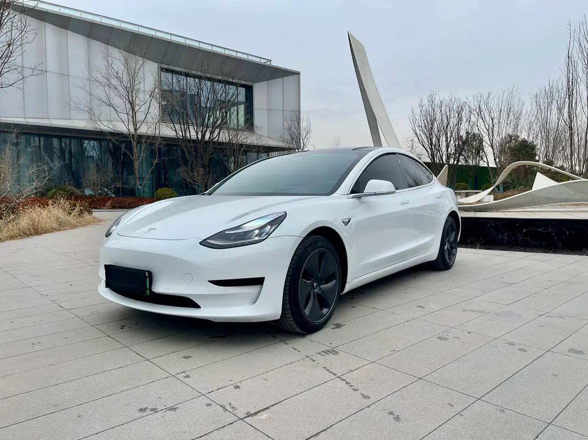 Tesla Model 3  из Китая