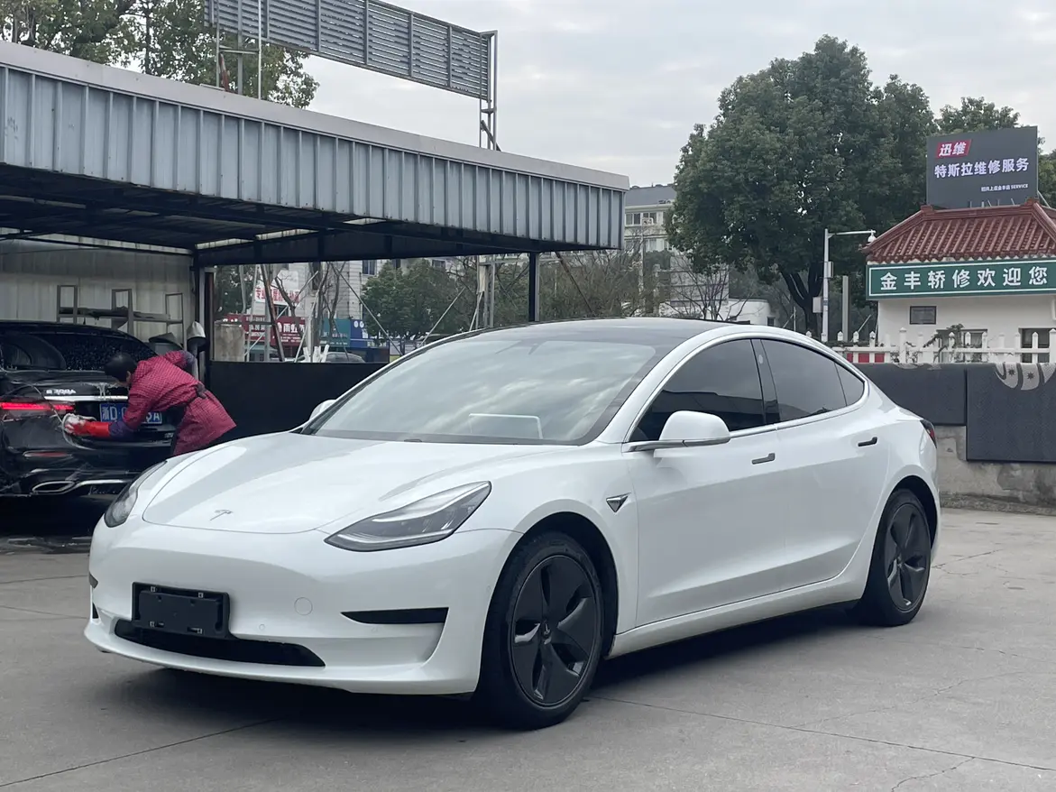 Tesla Model 3  из Китая