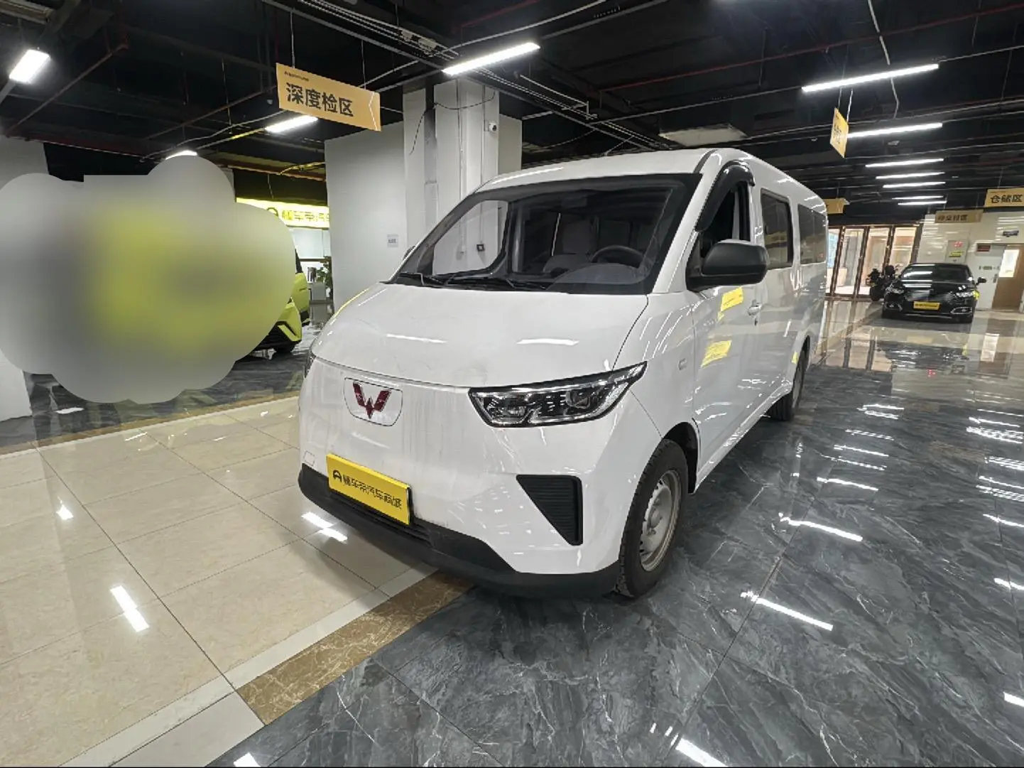 Wuling Yangguang  из Китая