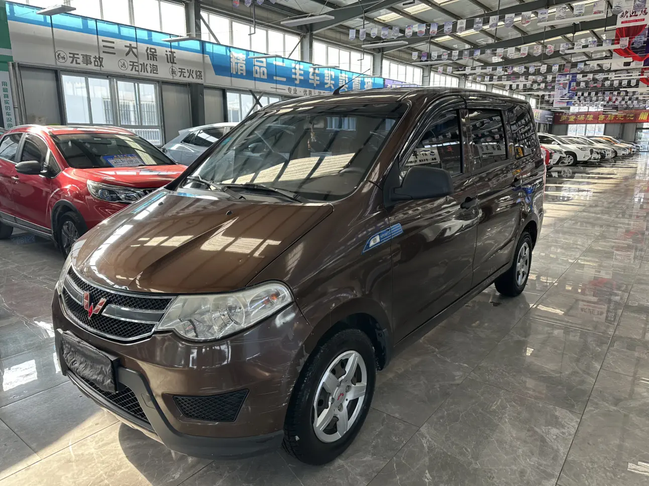 Wuling Hongguang  из Китая