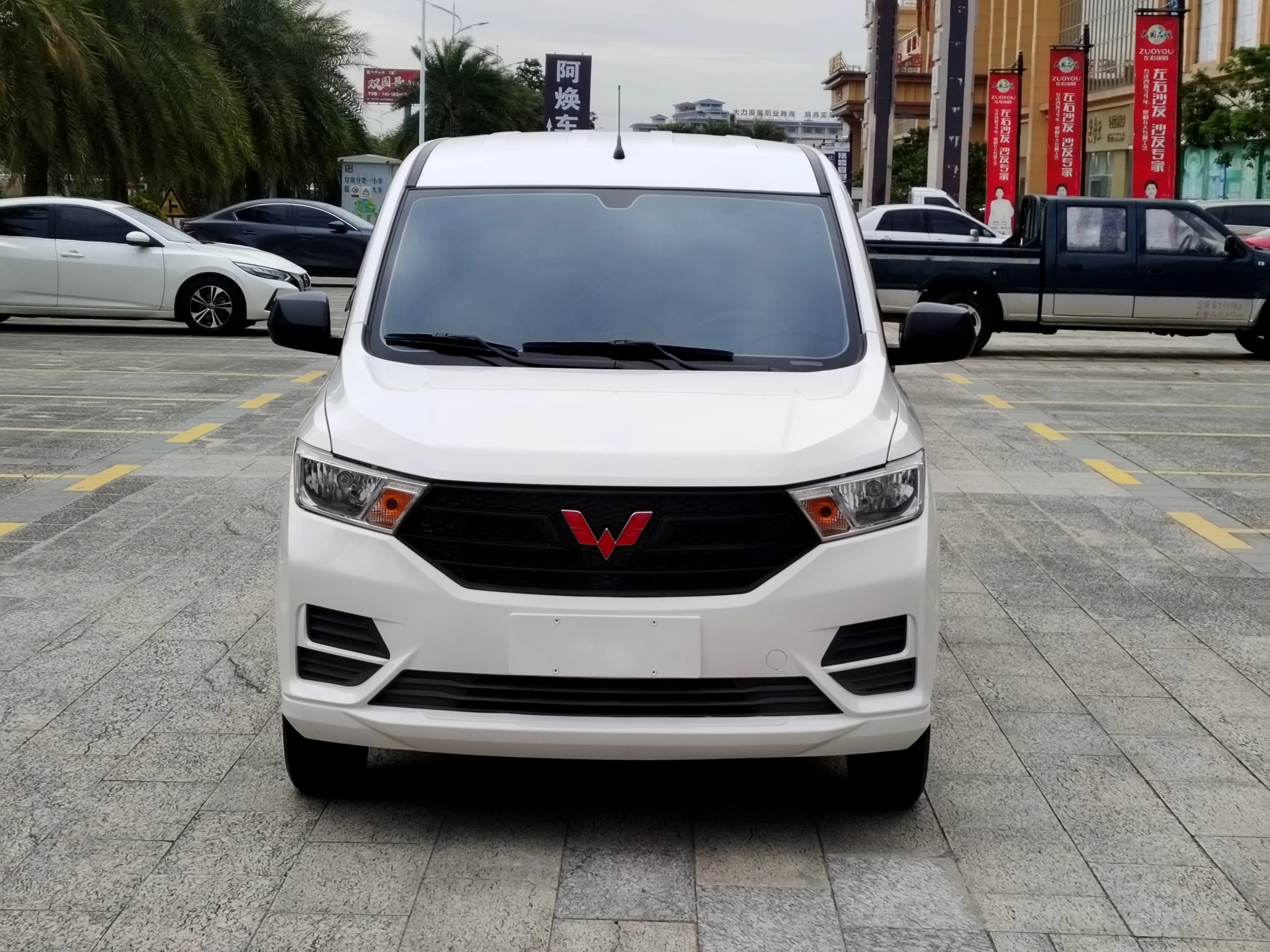 Wuling Hongguang  из Китая