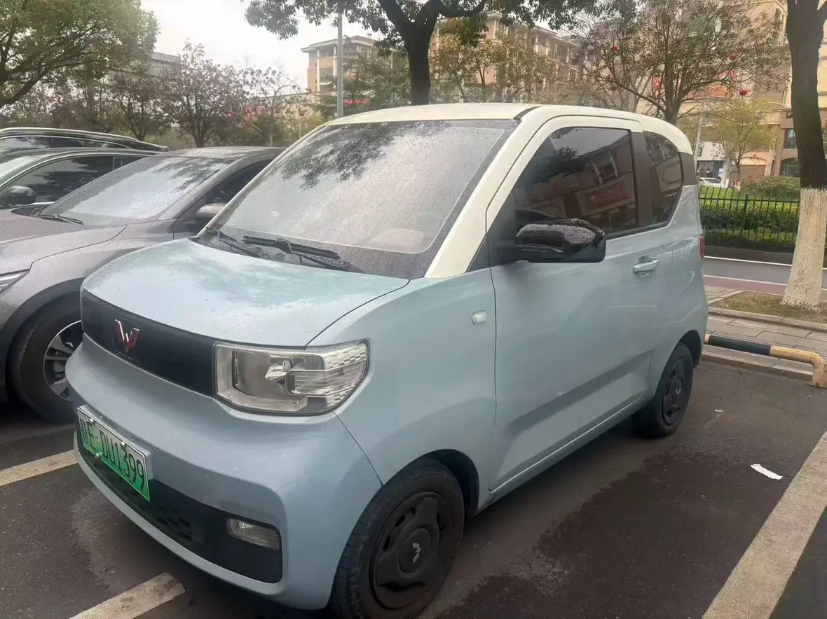 Wuling Hongguang MINIEV  из Китая