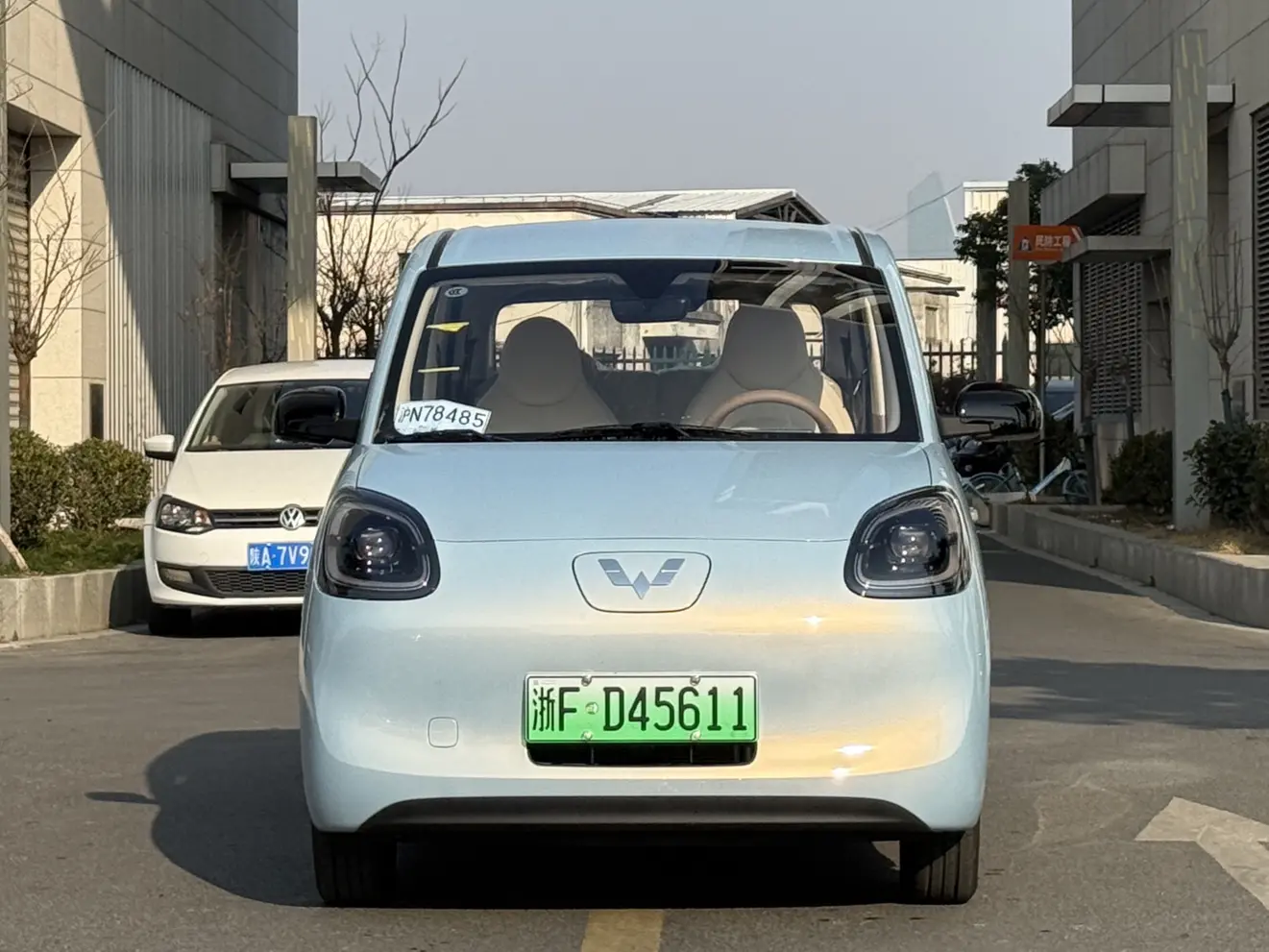 Wuling Hongguang MINIEV  из Китая