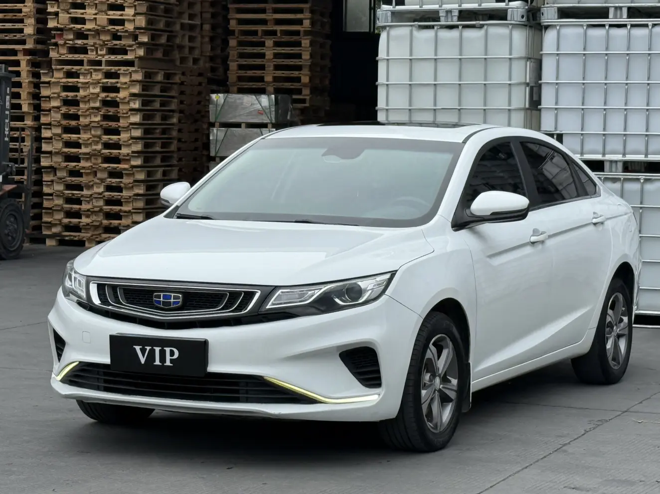 Geely Emgrand GL  из Китая