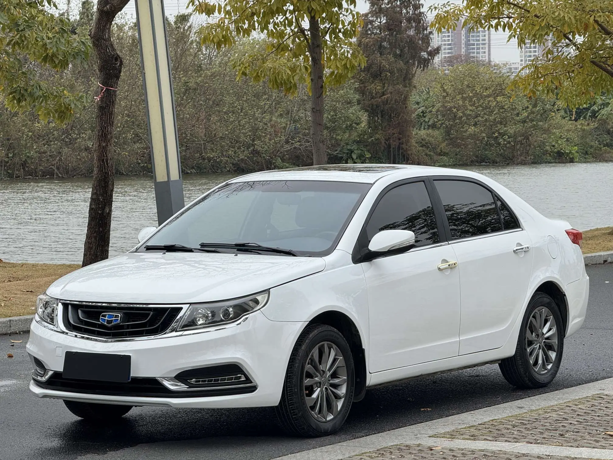 Geely Vision  из Китая