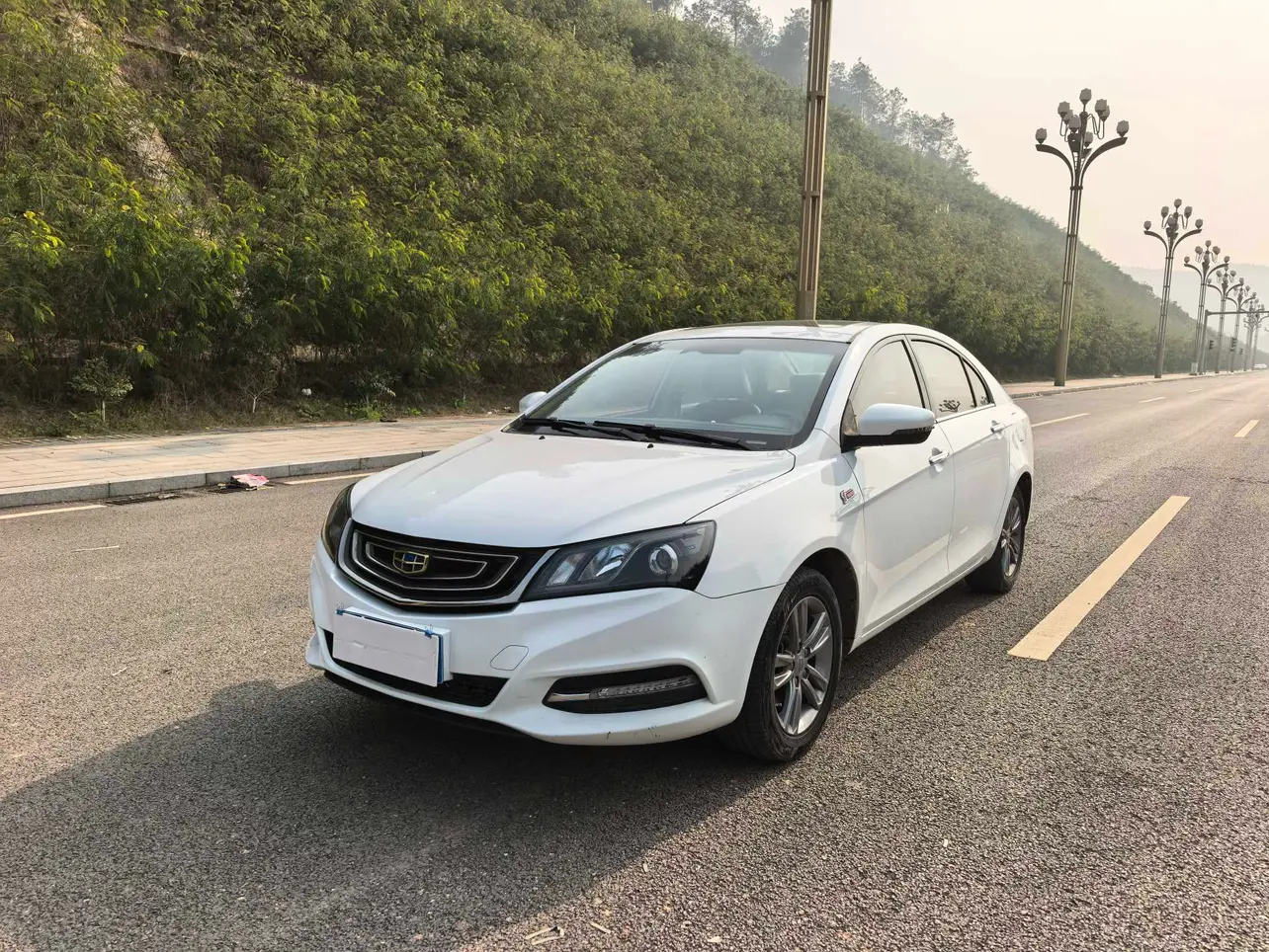 Geely Emgrand  из Китая