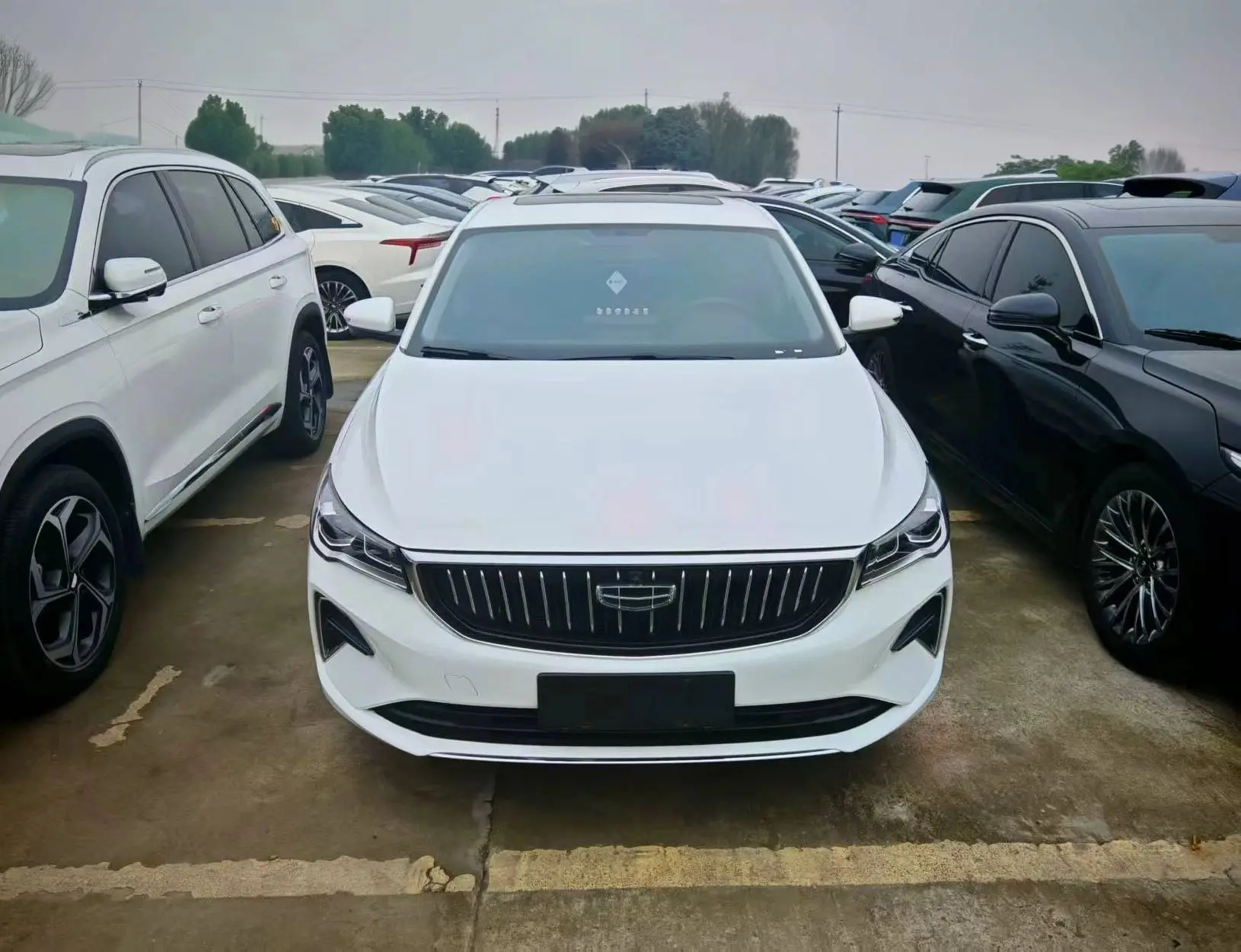 Geely Emgrand  из Китая