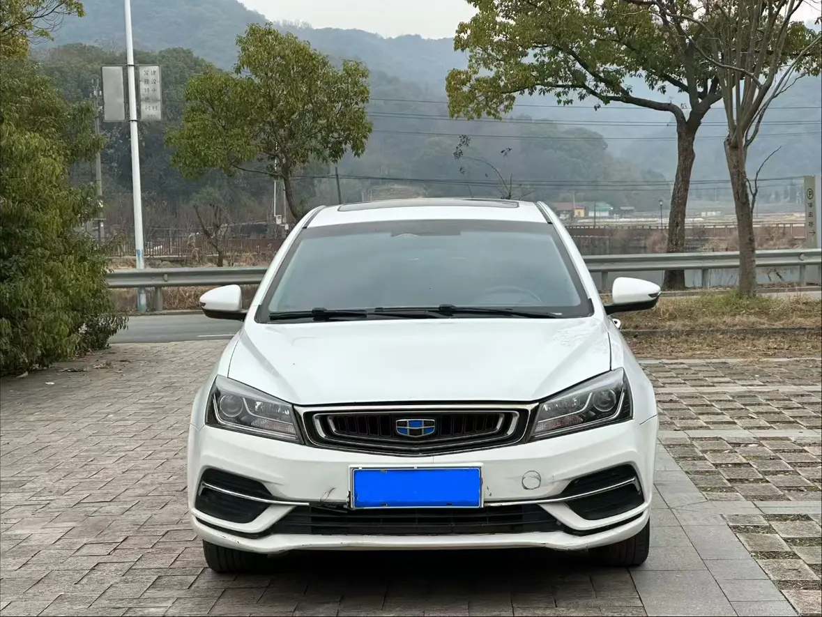 Geely Emgrand  из Китая