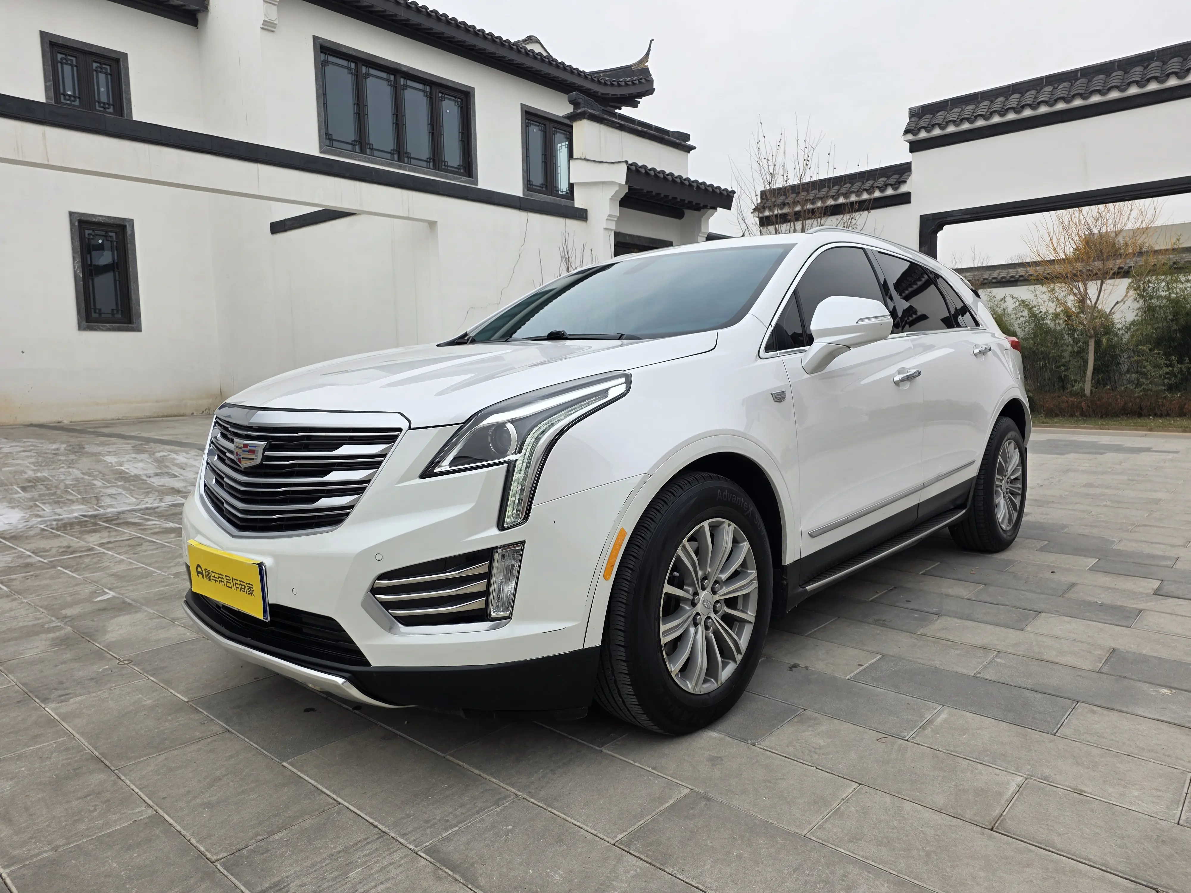 Cadillac XT5  из Китая