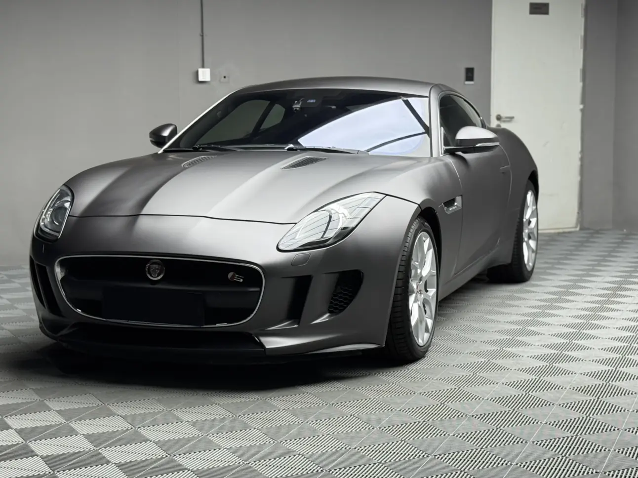 Jaguar F-TYPE  из Китая