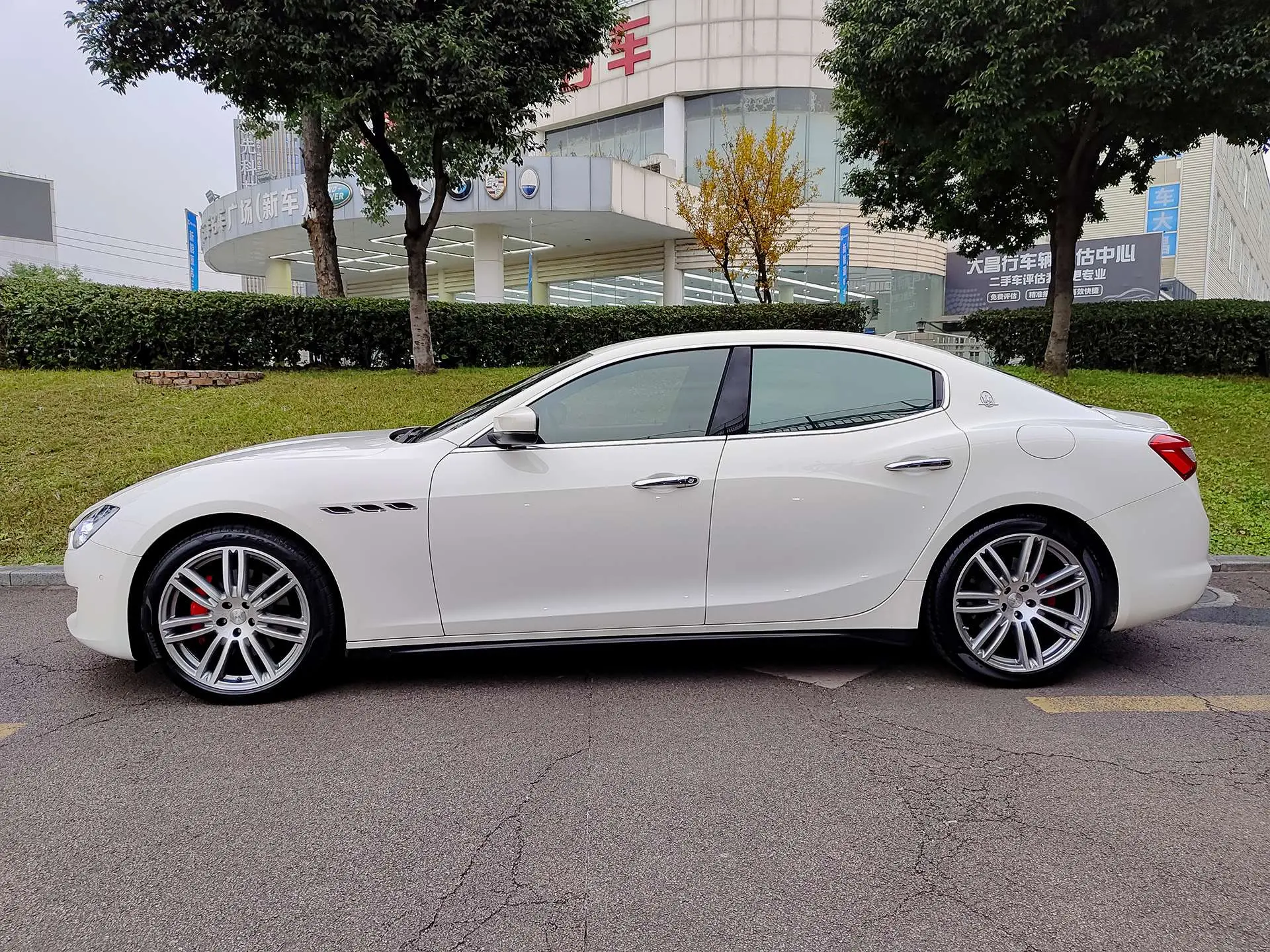 Maserati Ghibli  из Китая