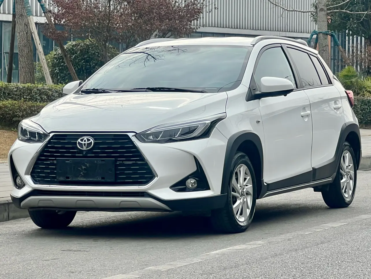 Toyota Yaris L  из Китая