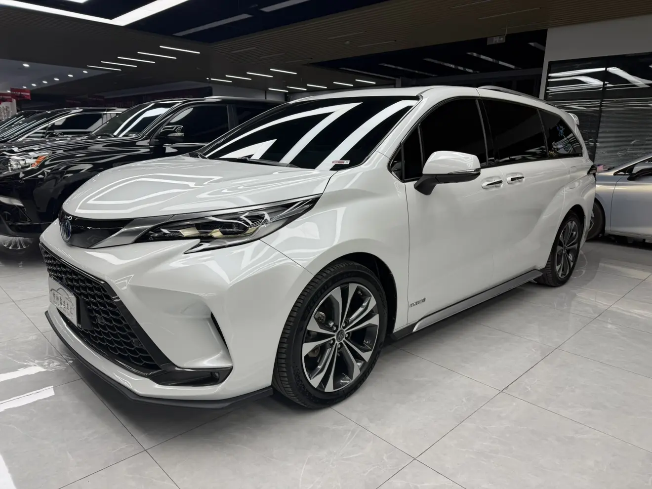 Toyota Granvia  из Китая