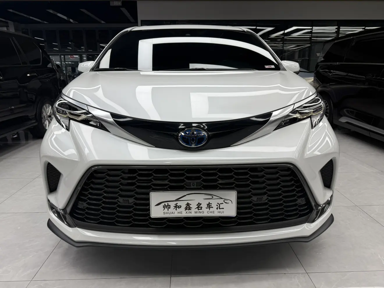 Toyota Granvia  из Китая