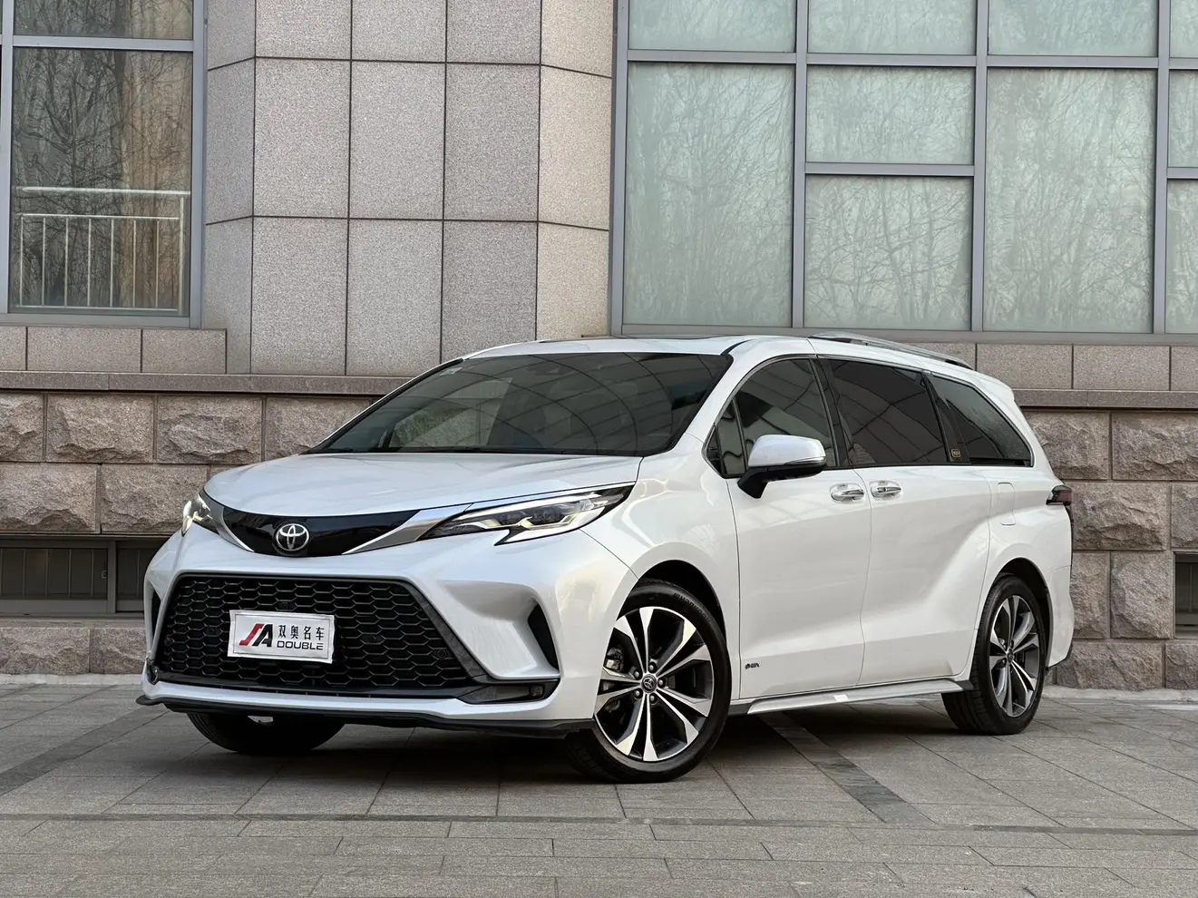 Toyota Granvia  из Китая