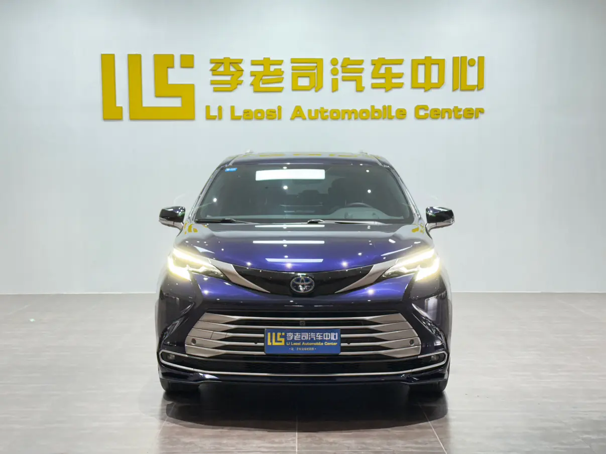 Toyota Sienna  из Китая