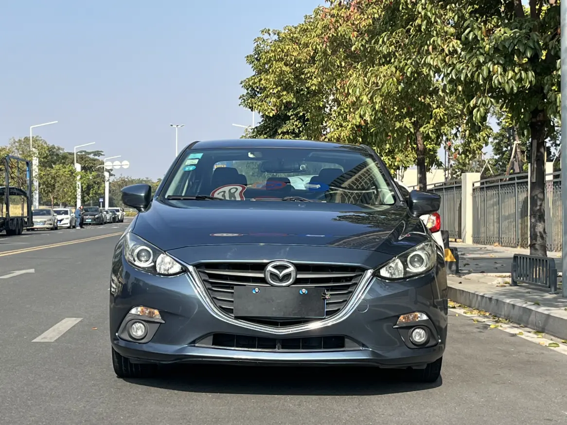 Mazda Axela (Mazda3)  из Китая