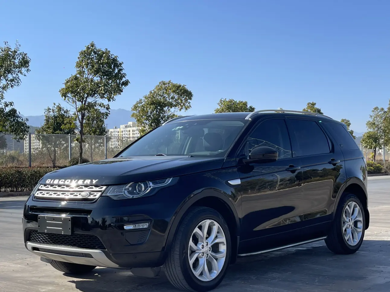 Land Rover Discover the magic  из Китая