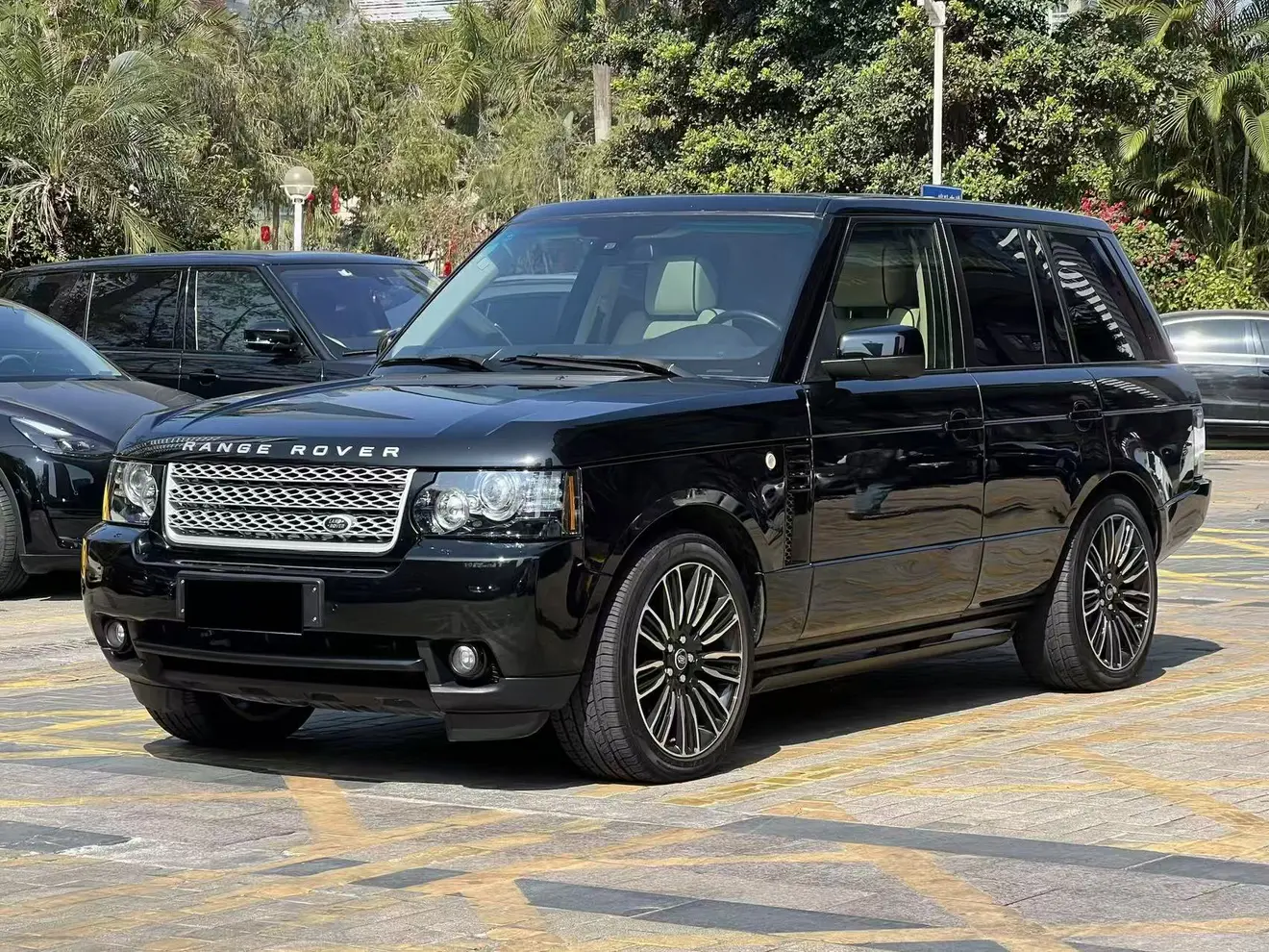 Land Rover Range rover  из Китая