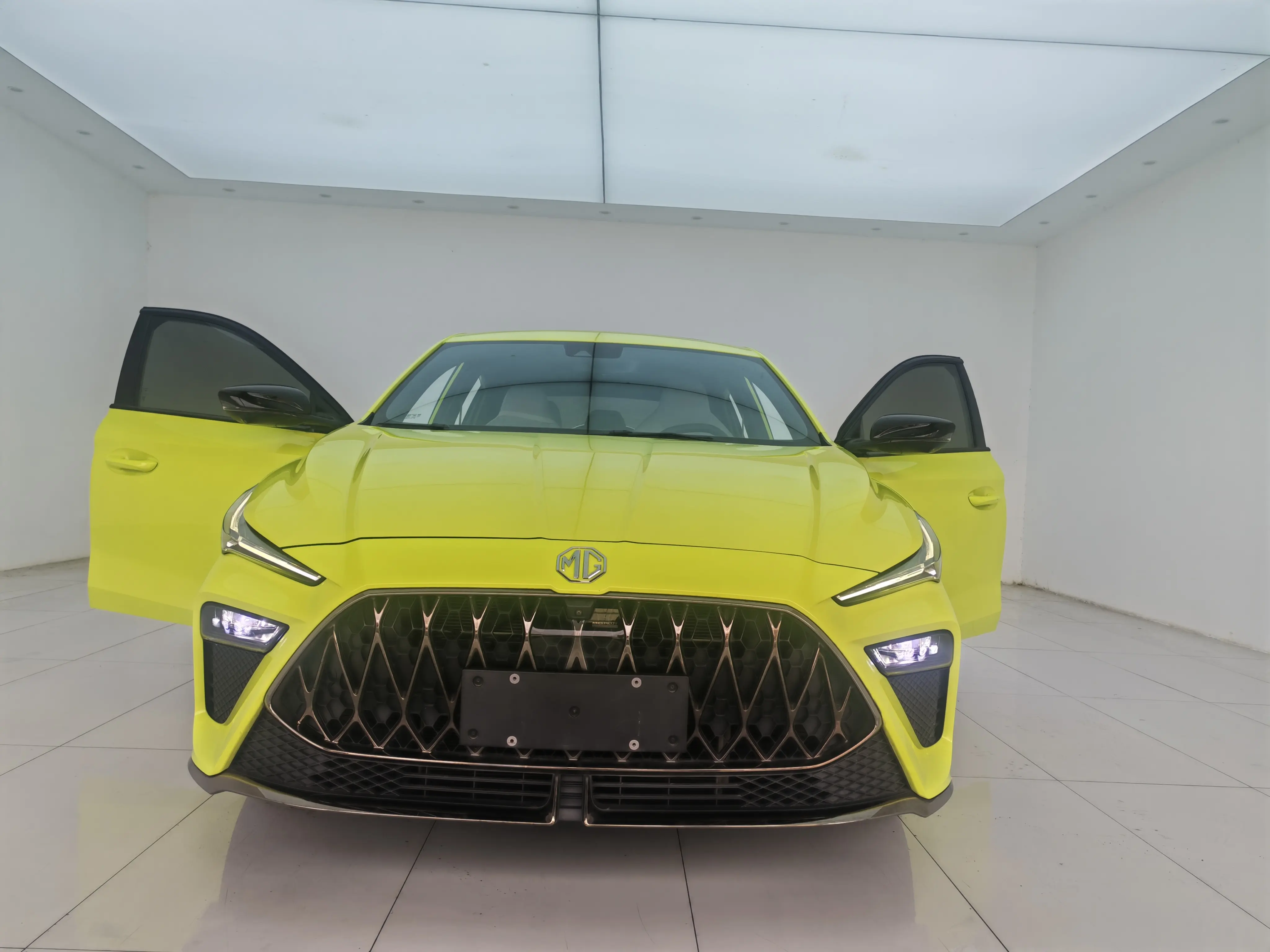 MG 5 Scorpio  из Китая